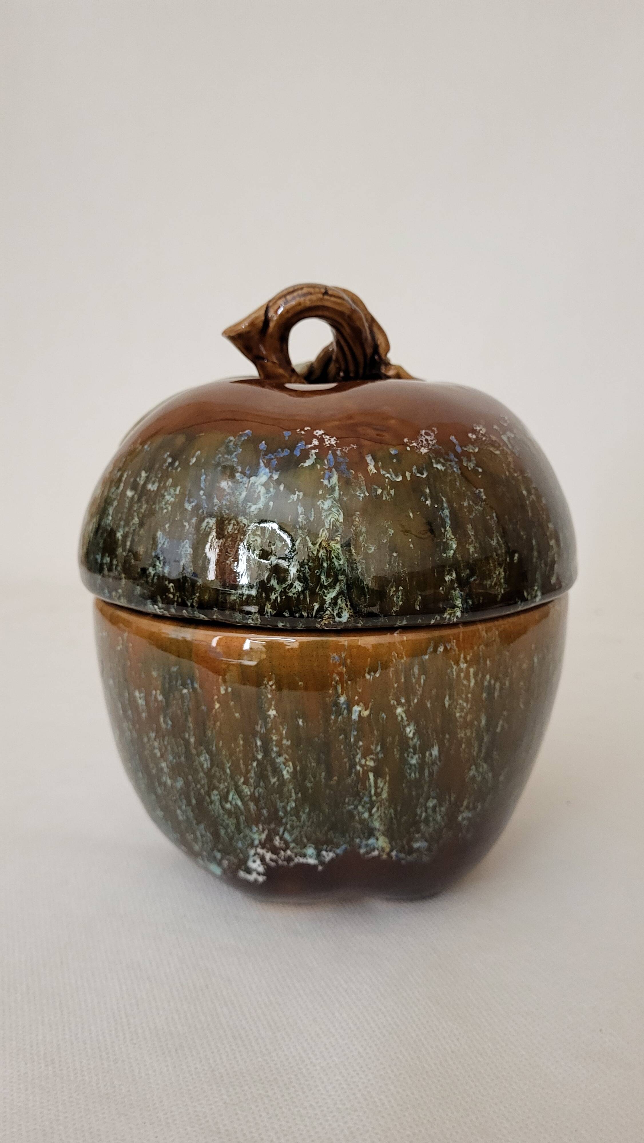 Covered stoneware pot