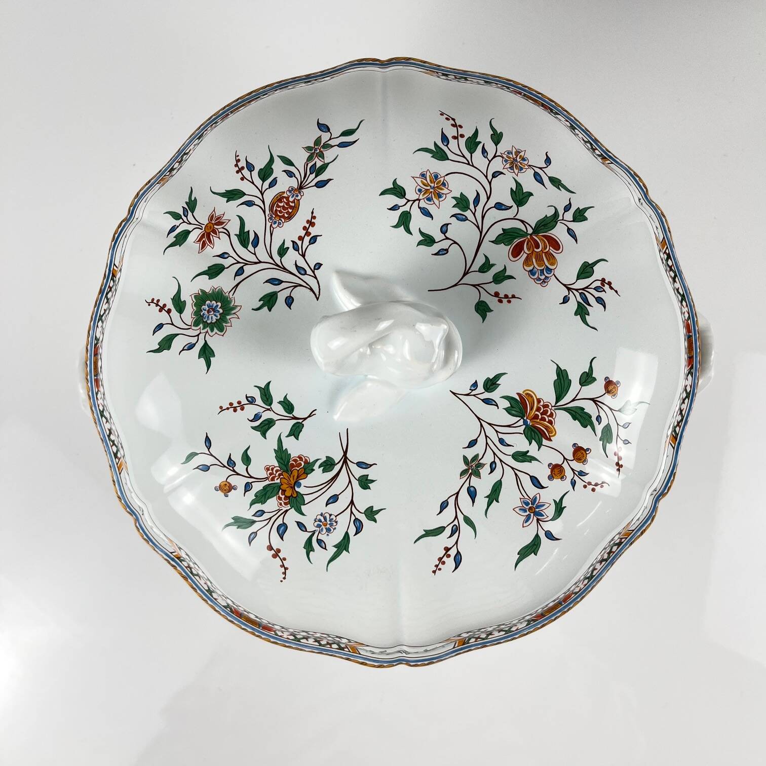 Gien soup tureen model Rouen Sainfoin, 1990, limited edition 693/1500