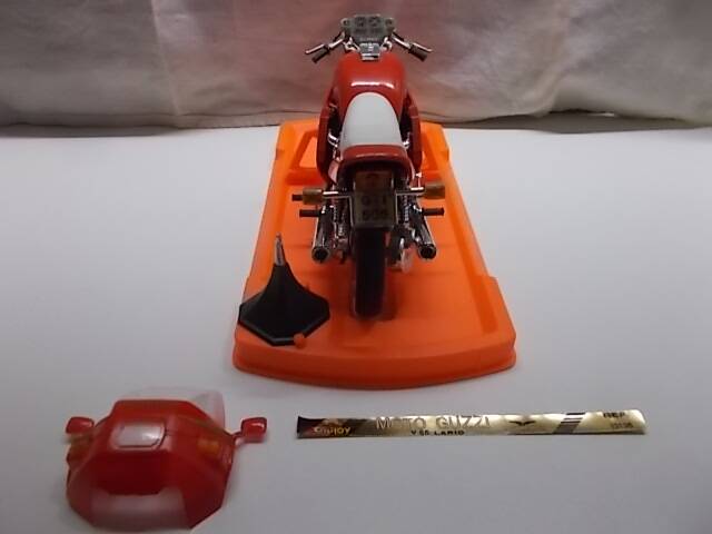 Miniature motorcycle collection moto Guzzi v65 Lario