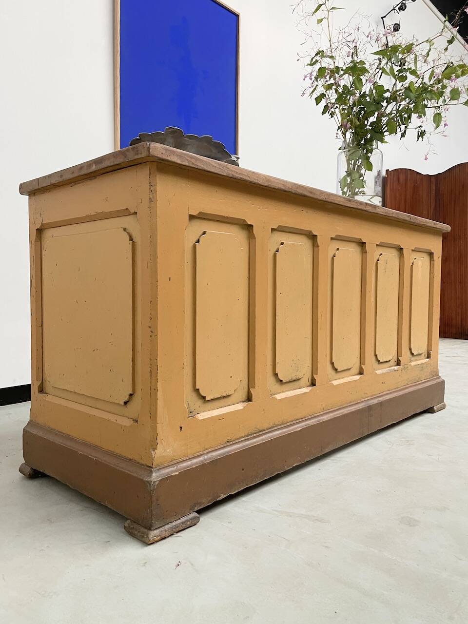 Yellow patina commercial counter from the 50s