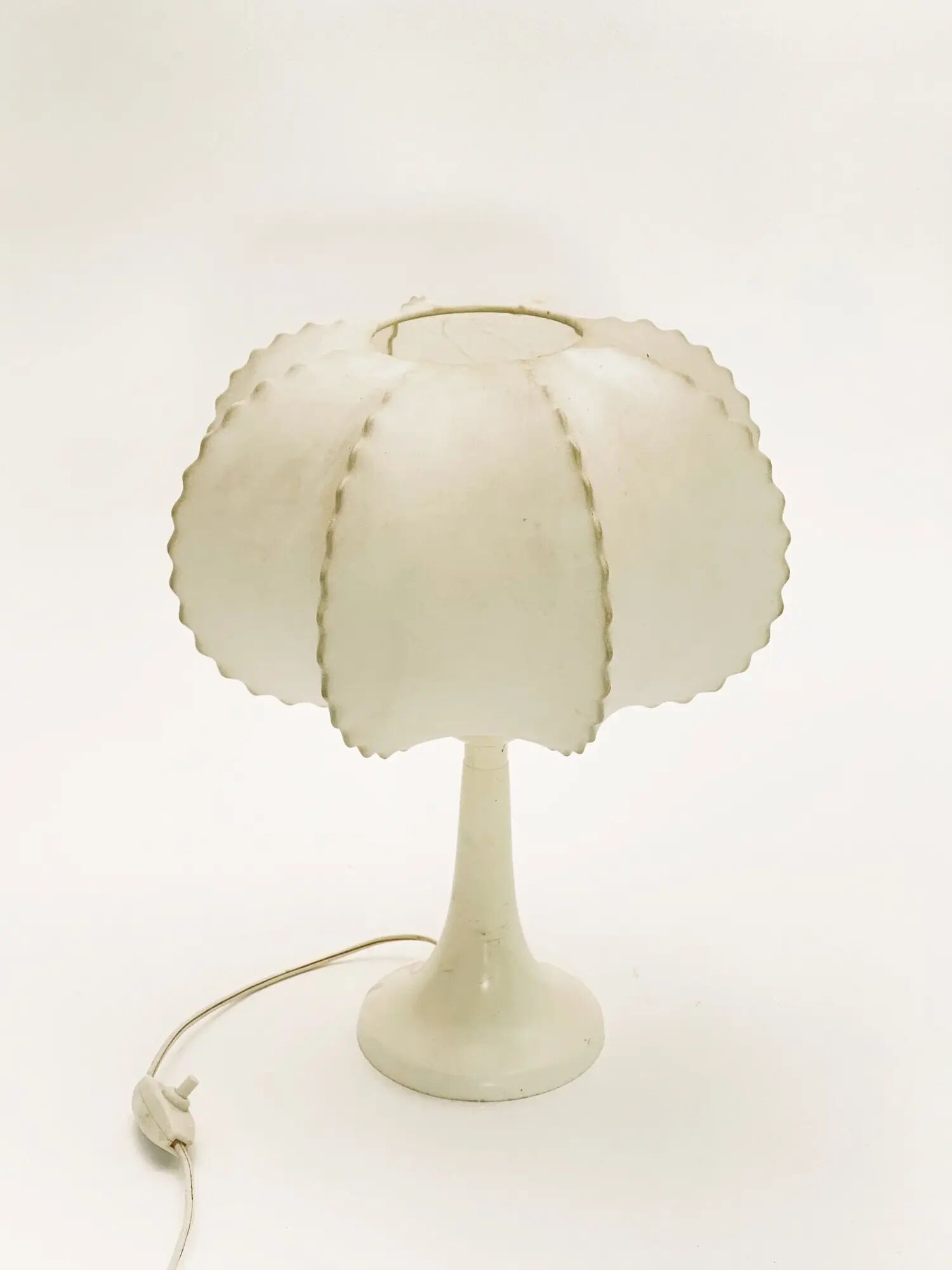 Cocoon lamp