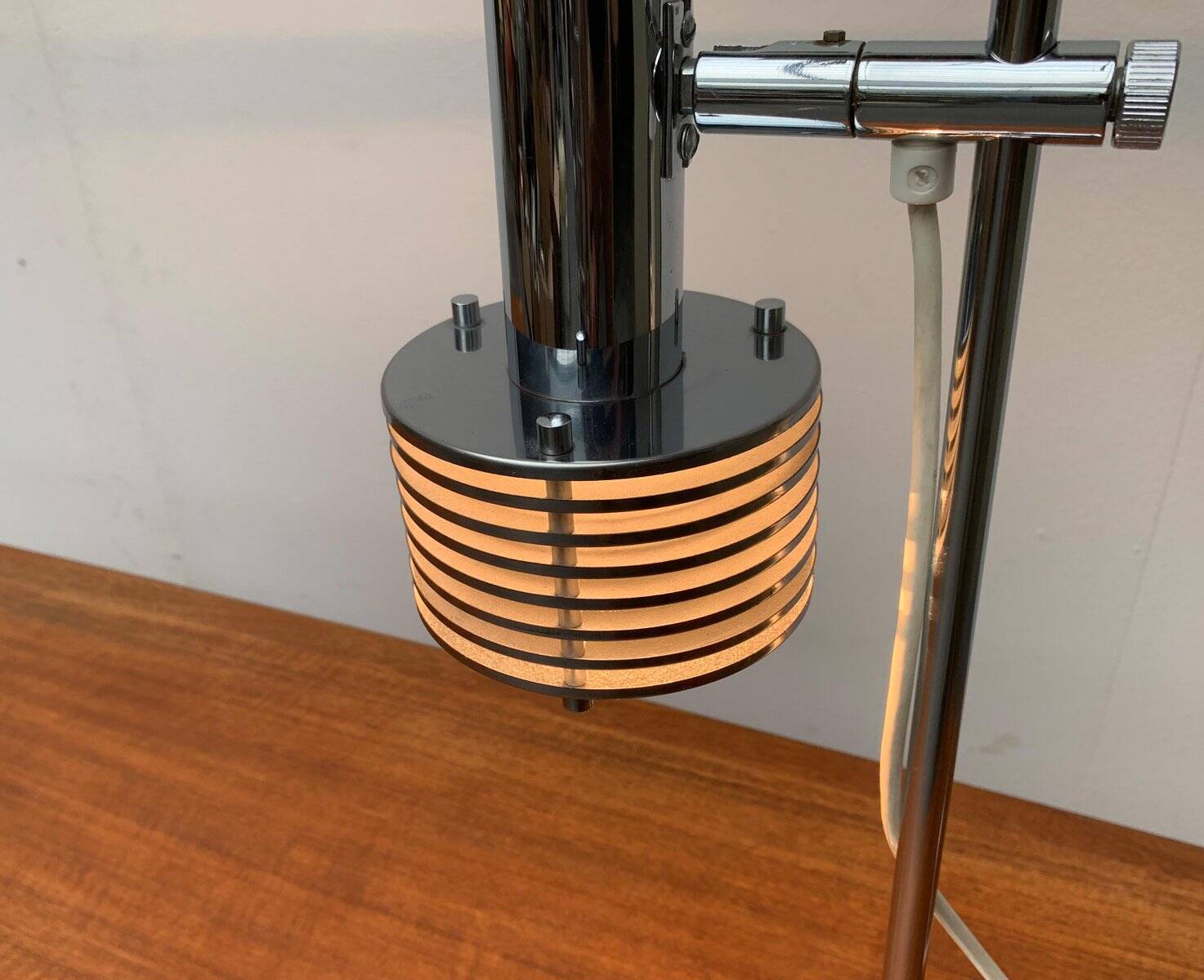 Lampe de table à lames chromées de l’ère spatiale