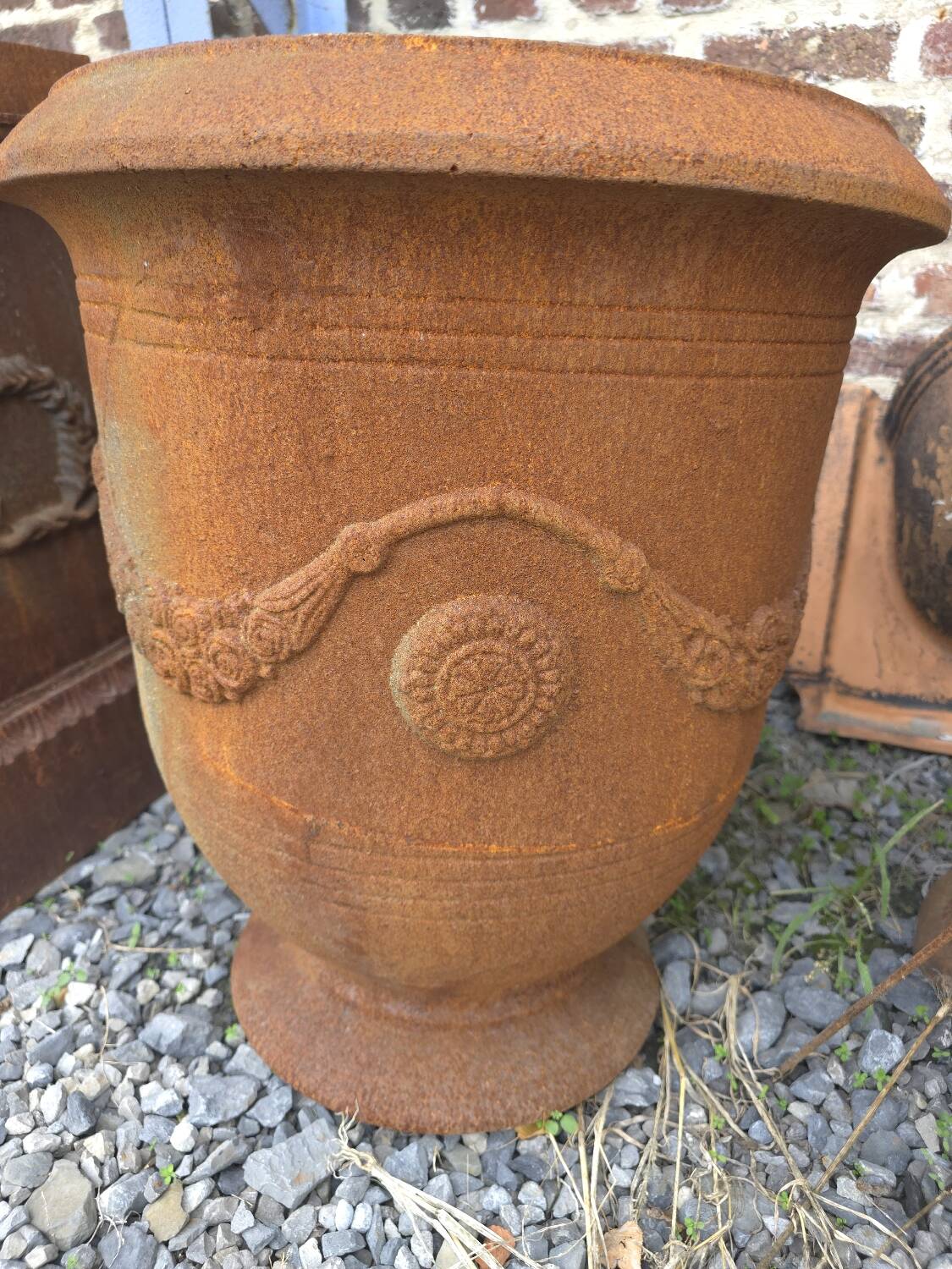 Medici Anduze cast iron vase, garden decoration