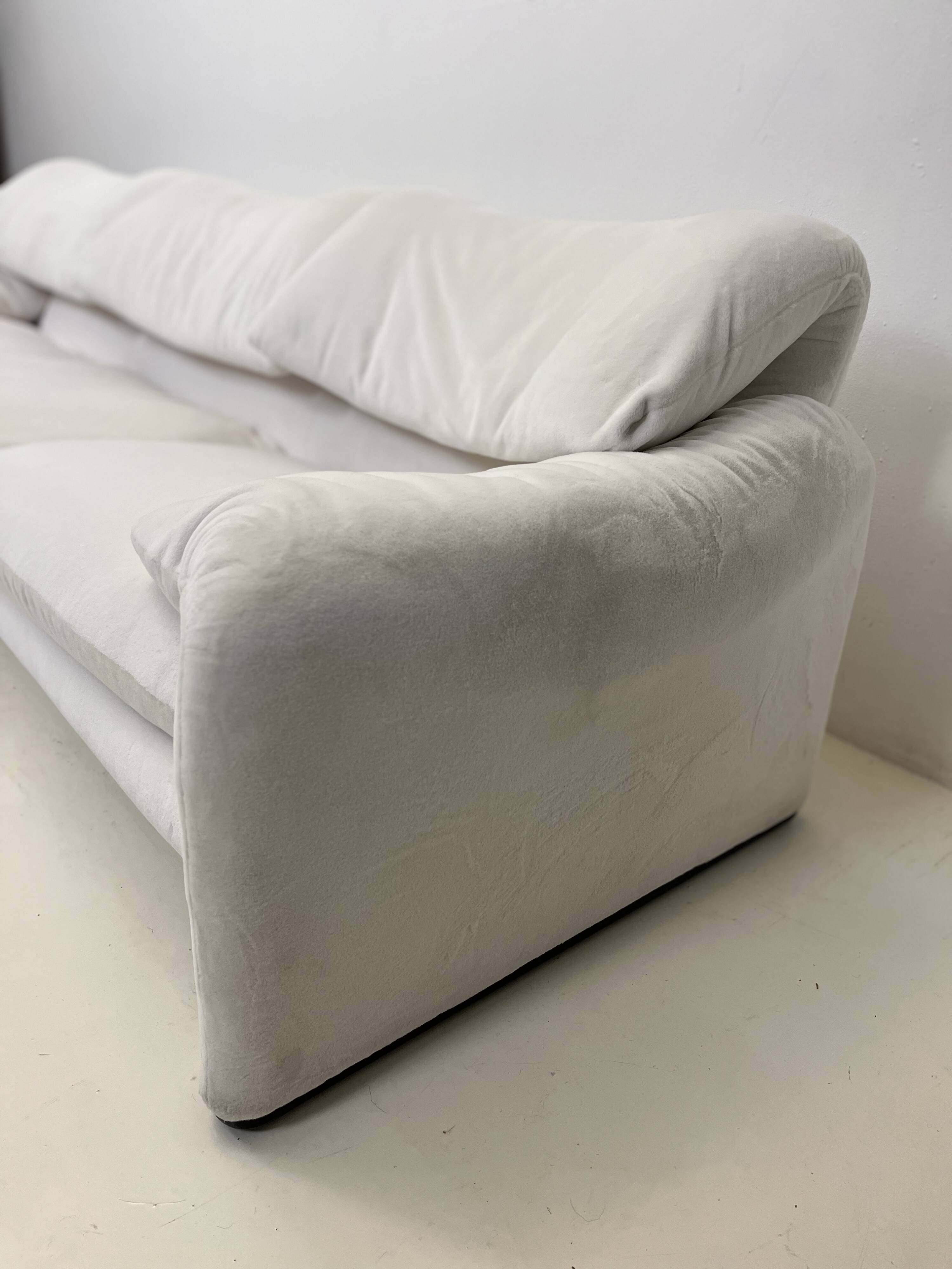 Sofa Maralunga by Vico Magistretti for Cassina