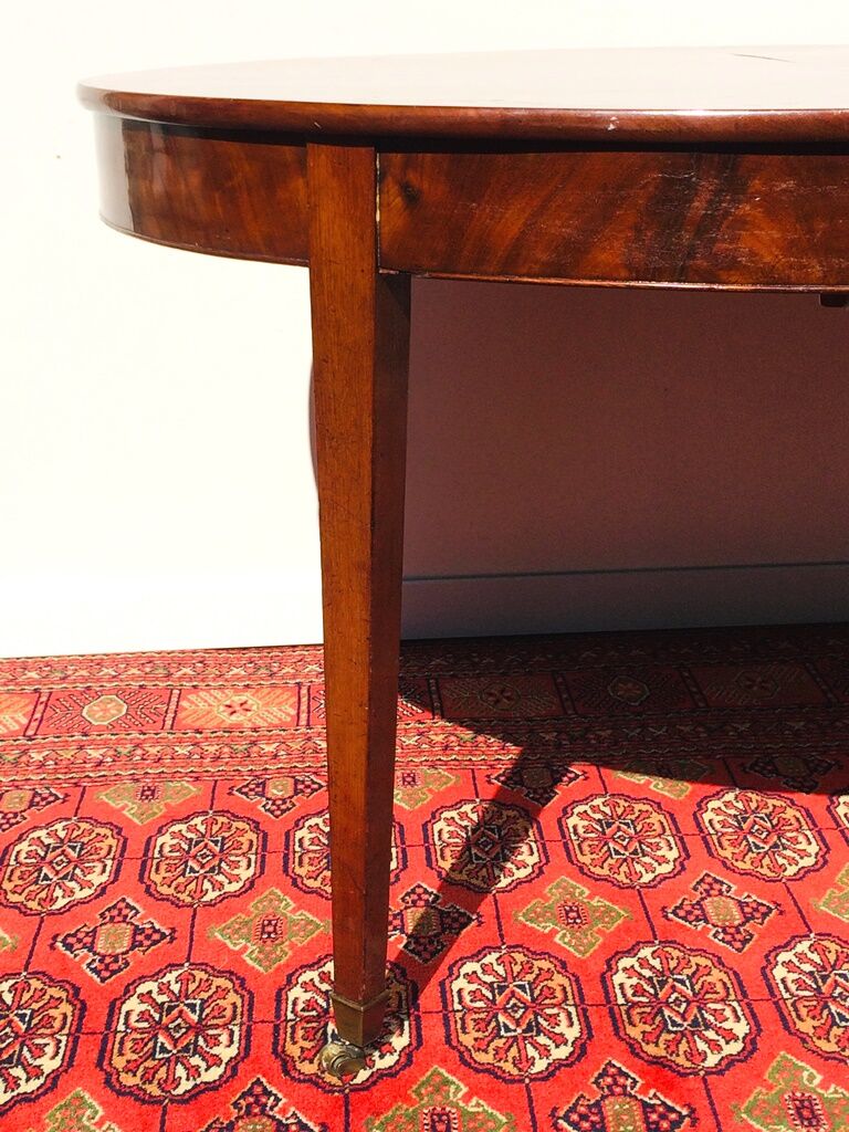 19th expandable empire table 4/6 p