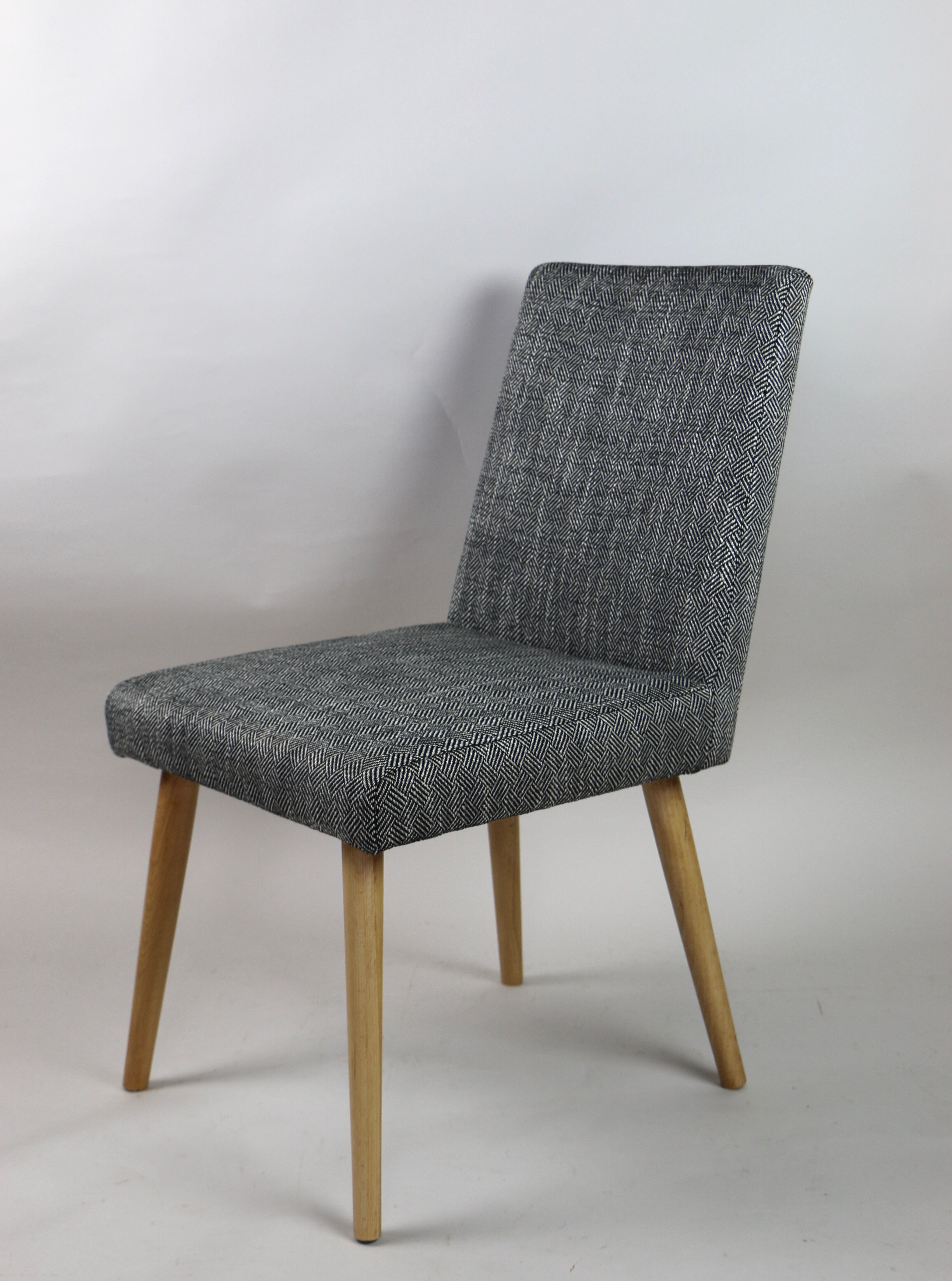 Ensemble de chaises vintage noir et blanc  1970