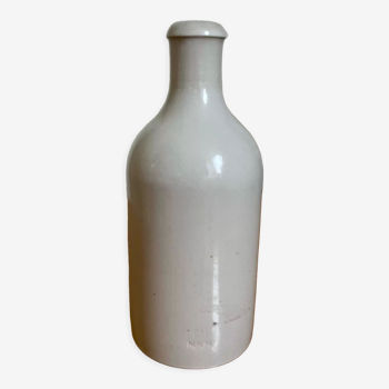 Bottle in white glazed ceramic stoneware M.KM