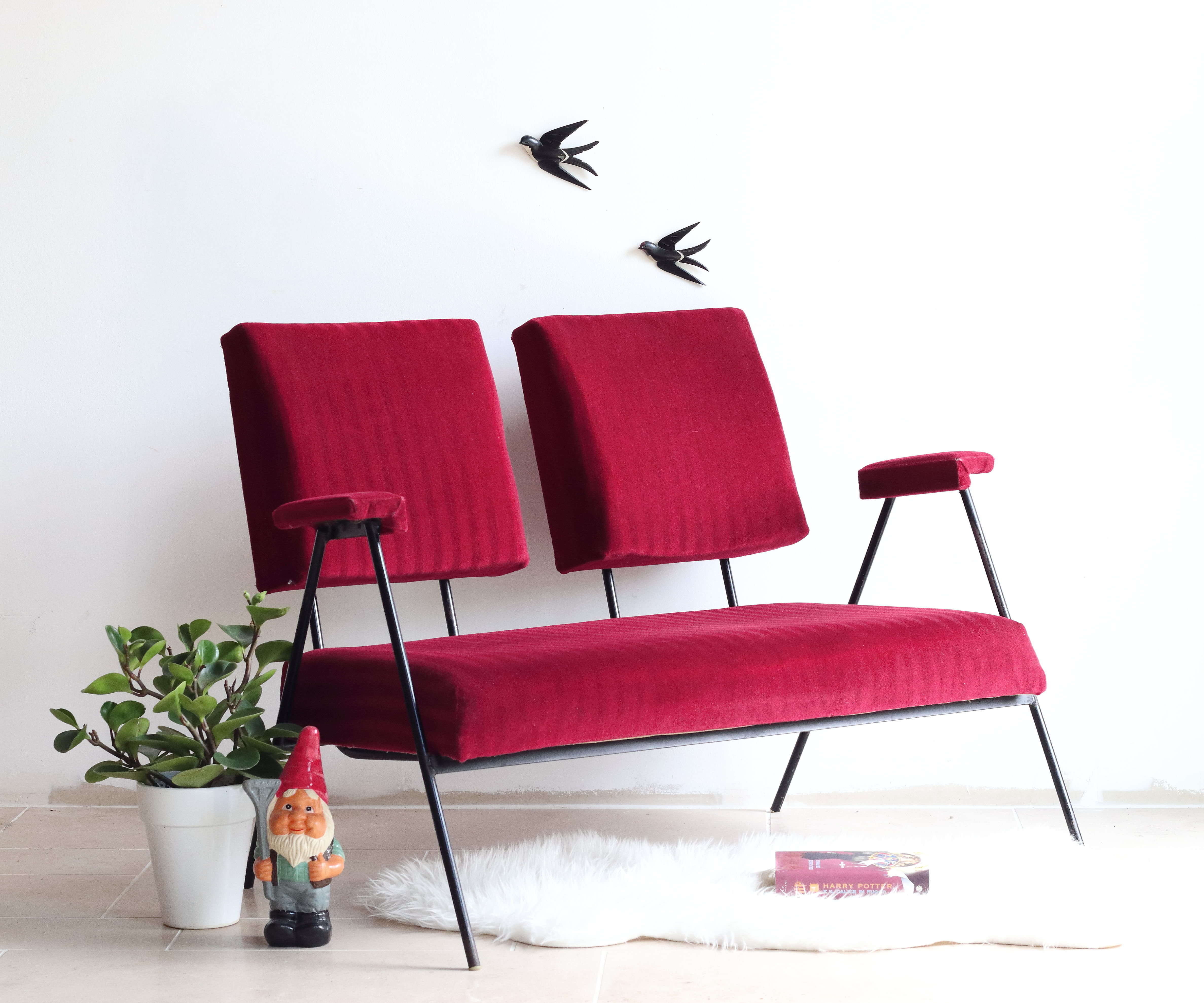 60s design sofa in metal and red velvet