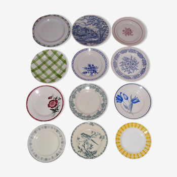 Set of 12 different flat plates