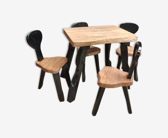 Ensemble brutaliste table avec ses 4 tabourets en orme 1960