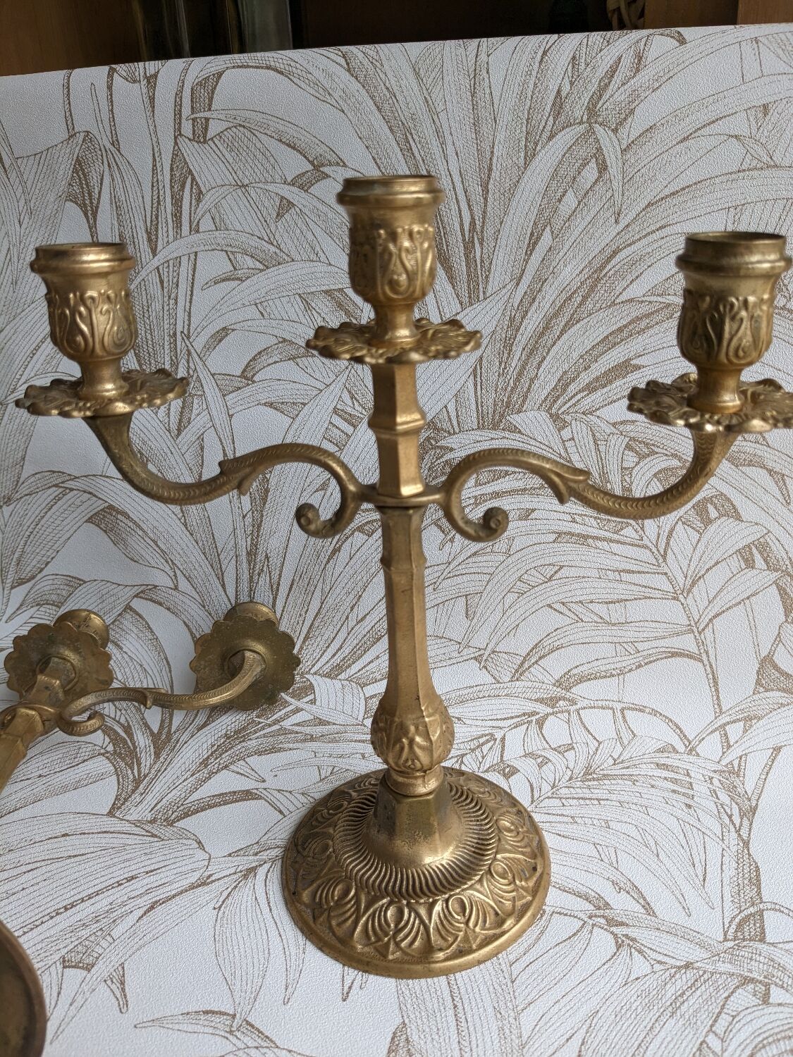 Chandeliers en bronze style Louis XVI
