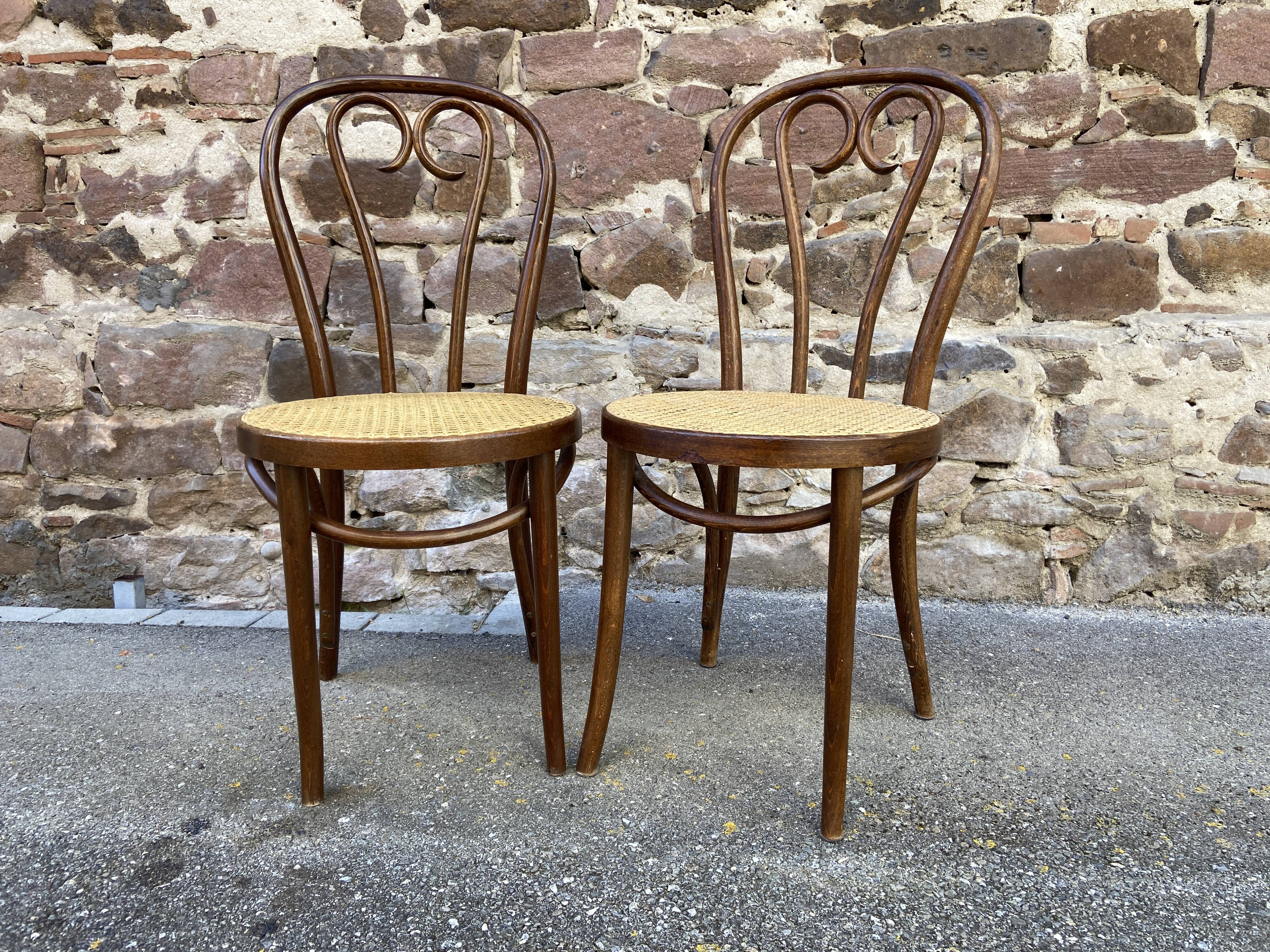 2 bistro chairs curved wood 1960 Restaurant cafe chairs french