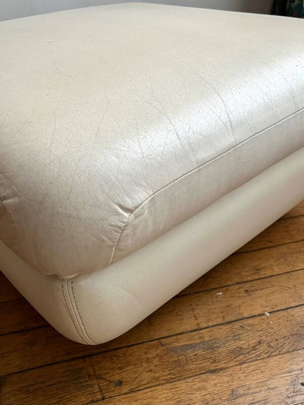 Pouf en cuir années 70/80
