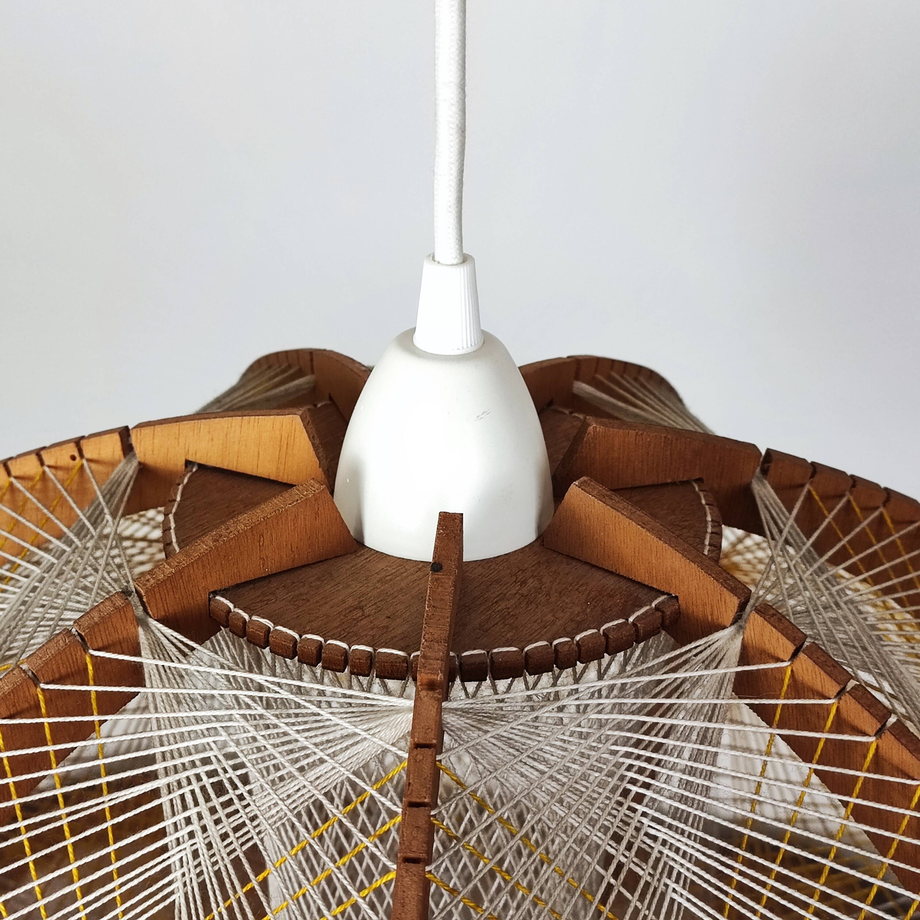 Scandinavian wire suspension