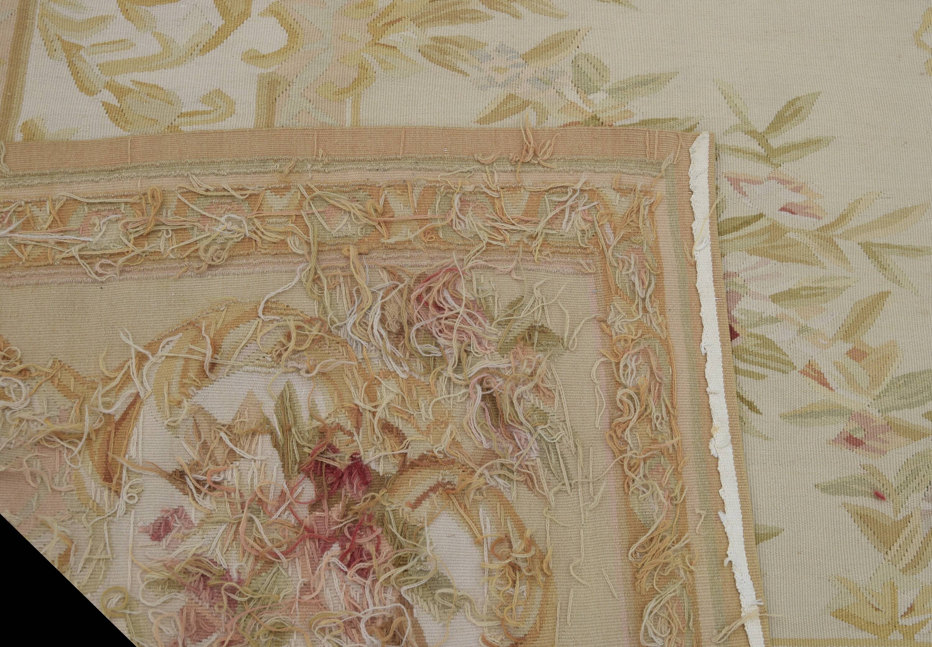 Aubusson style rug - Size: 375 x 275 cm - "Galerie Saedje"