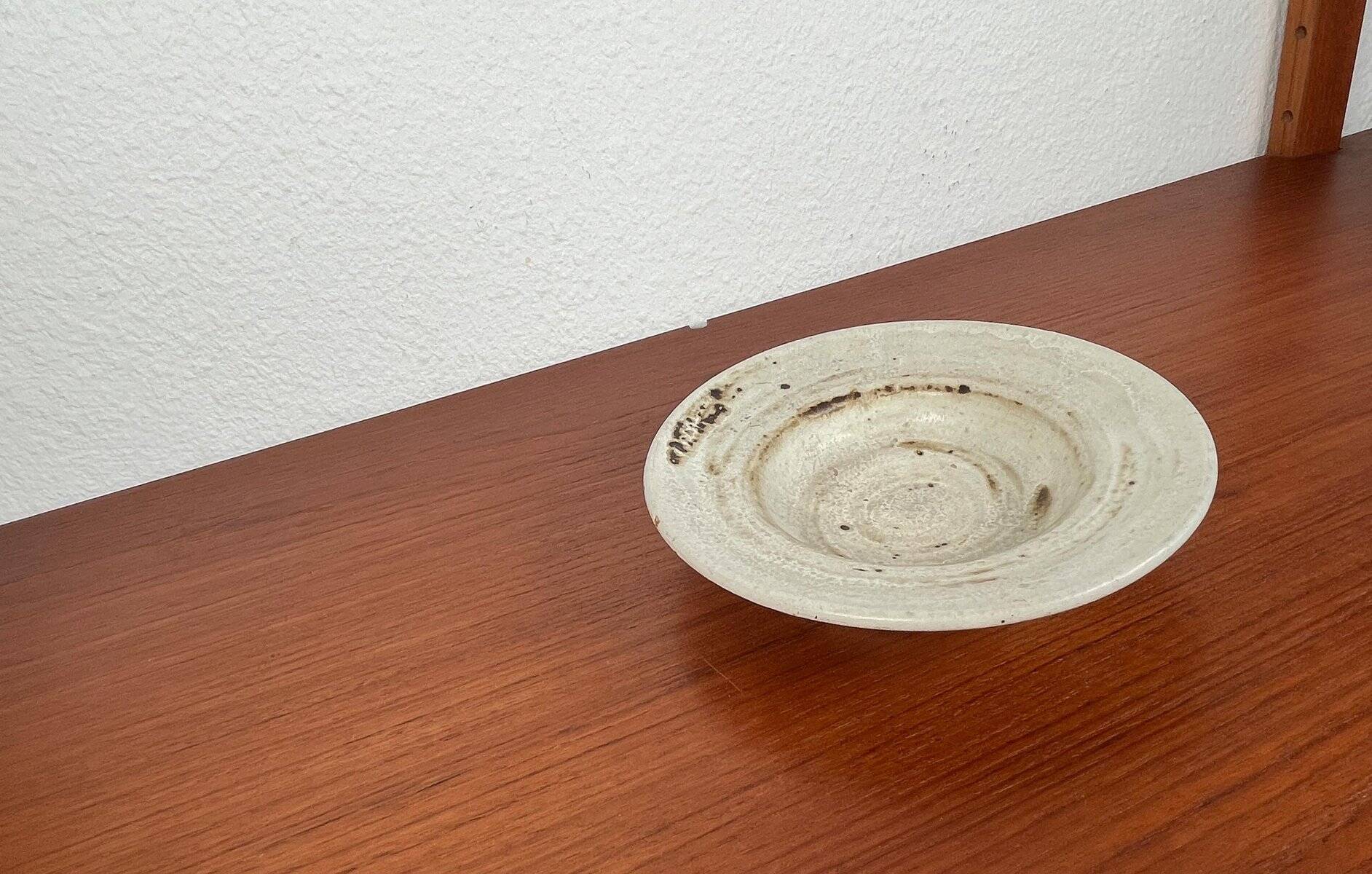 Mid-century Danish studio pottery bowl by Dania Keramik, 1960s.