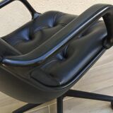 Comforto leather armchair by Mobilier international