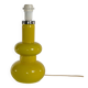 Lampe de table en verre jaune vif aux formes courbes de style mid-century modern par Orrefors, années 1960.