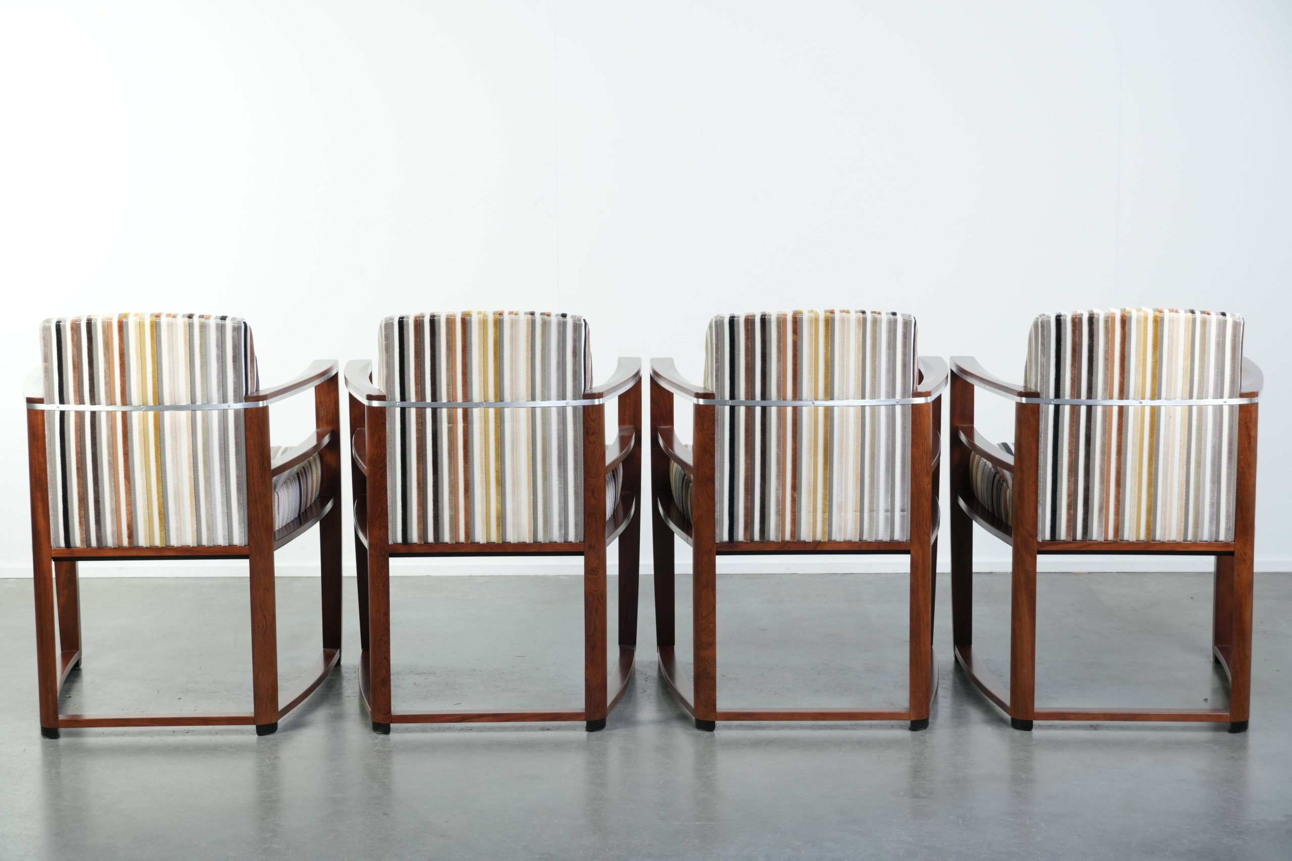 Set of 4 Art Deco design dining chairs with luxurious fabric upholstery