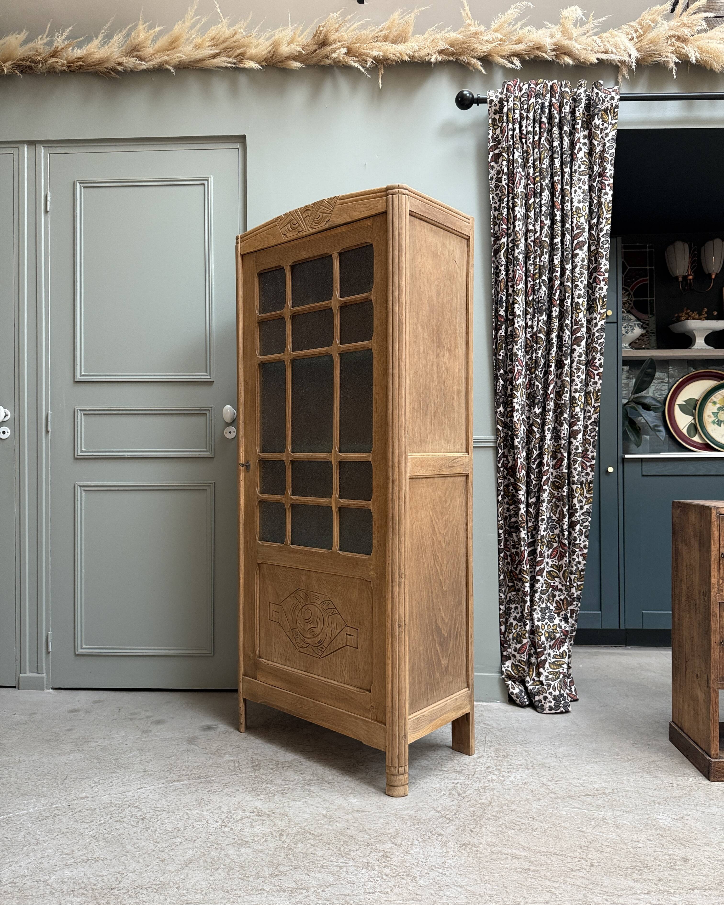 Parisian Art Deco showcase