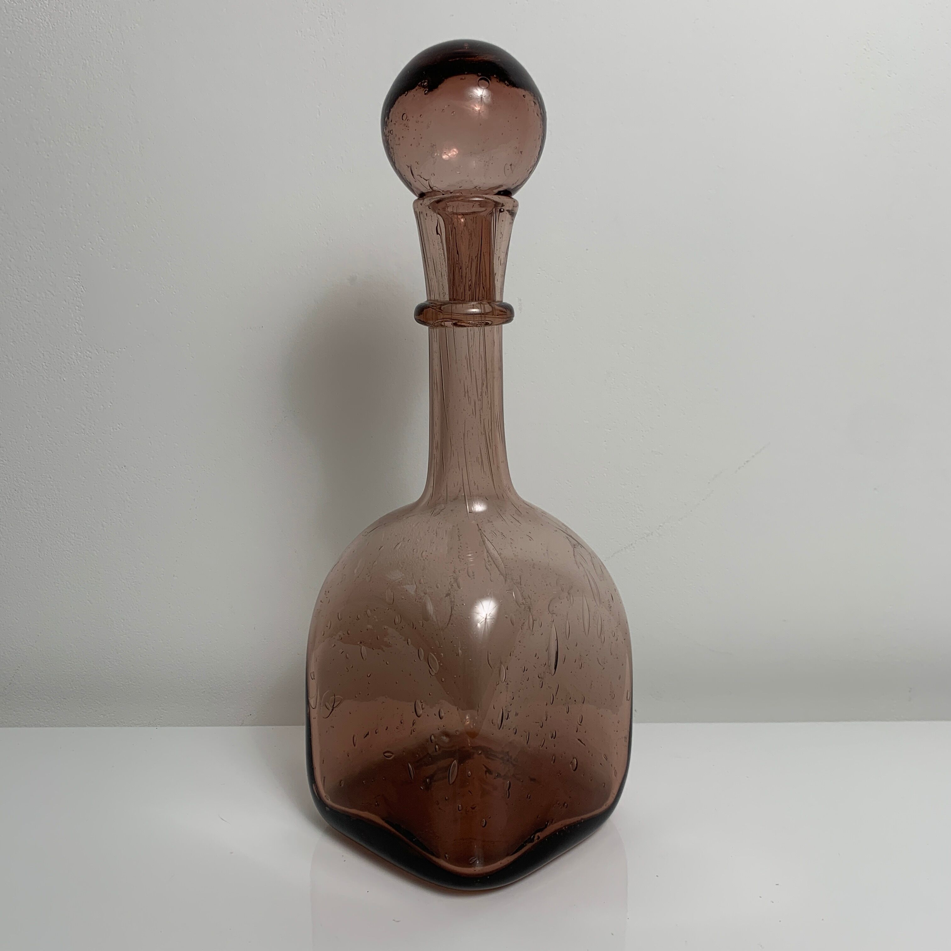 Bottle decanter in bubbled blown purple glass glassware from Biot