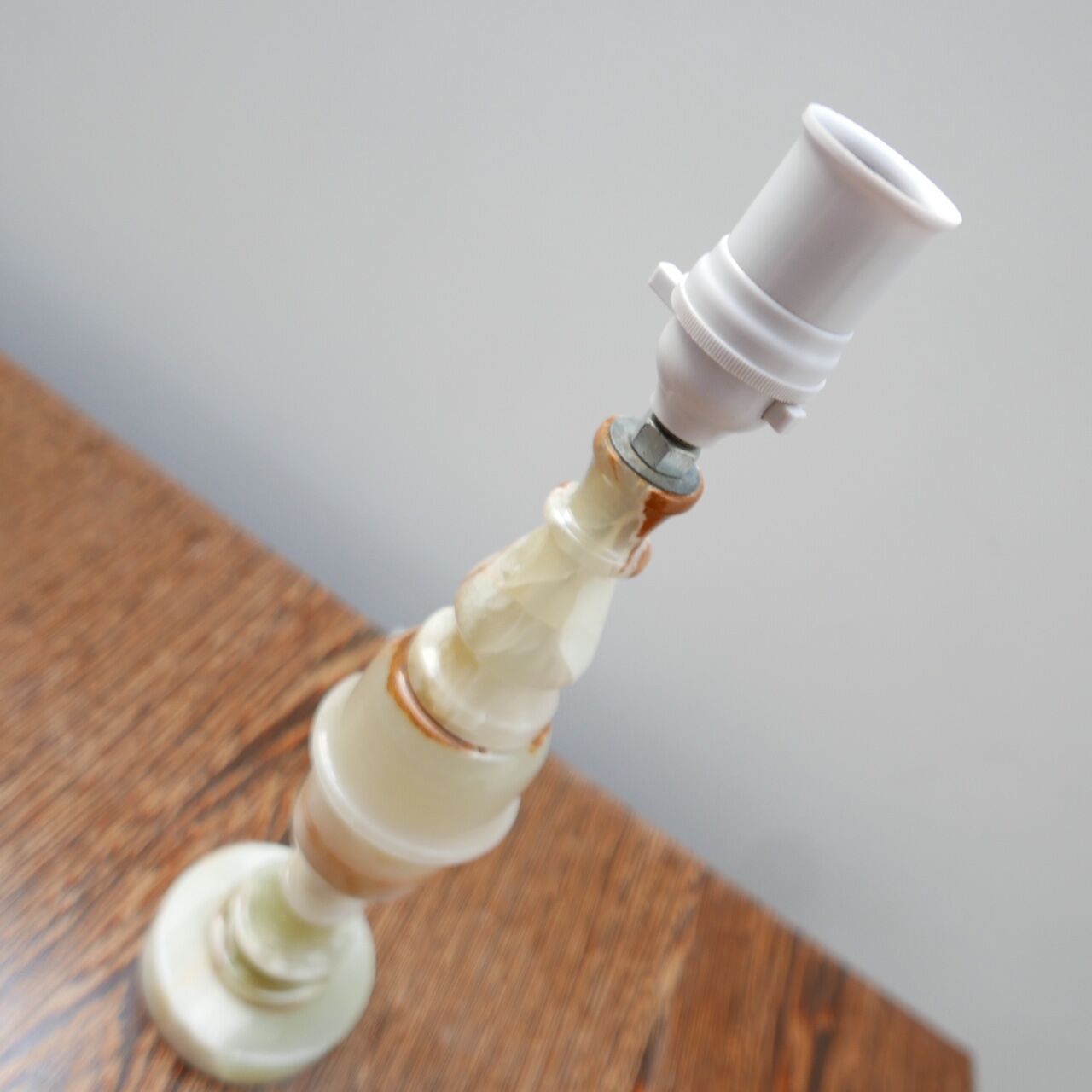 Mid-Century Alabaster or Onyx English Table Lamp