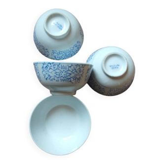 4 blue and white Chinese porcelain bowls