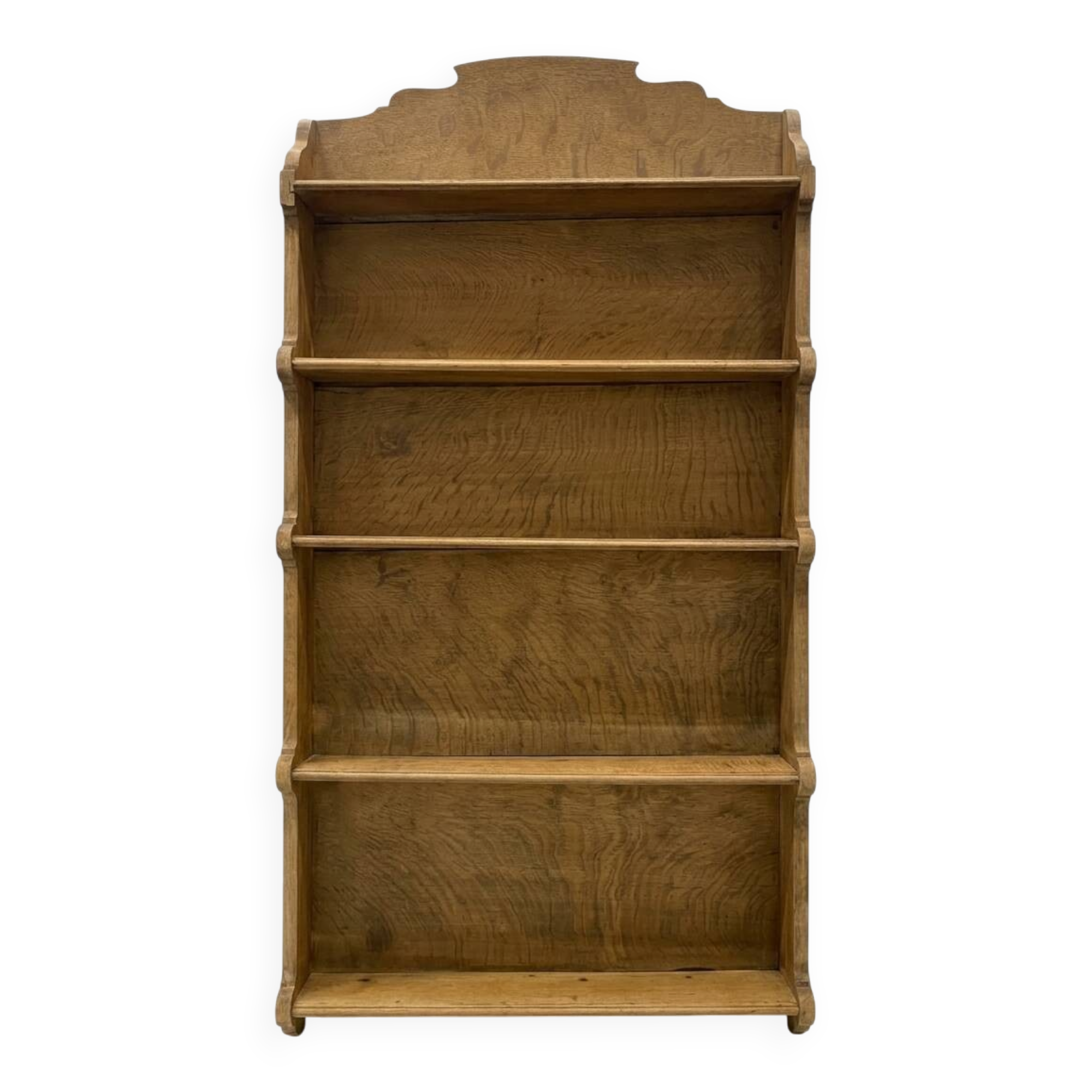 Wall shelf in oak