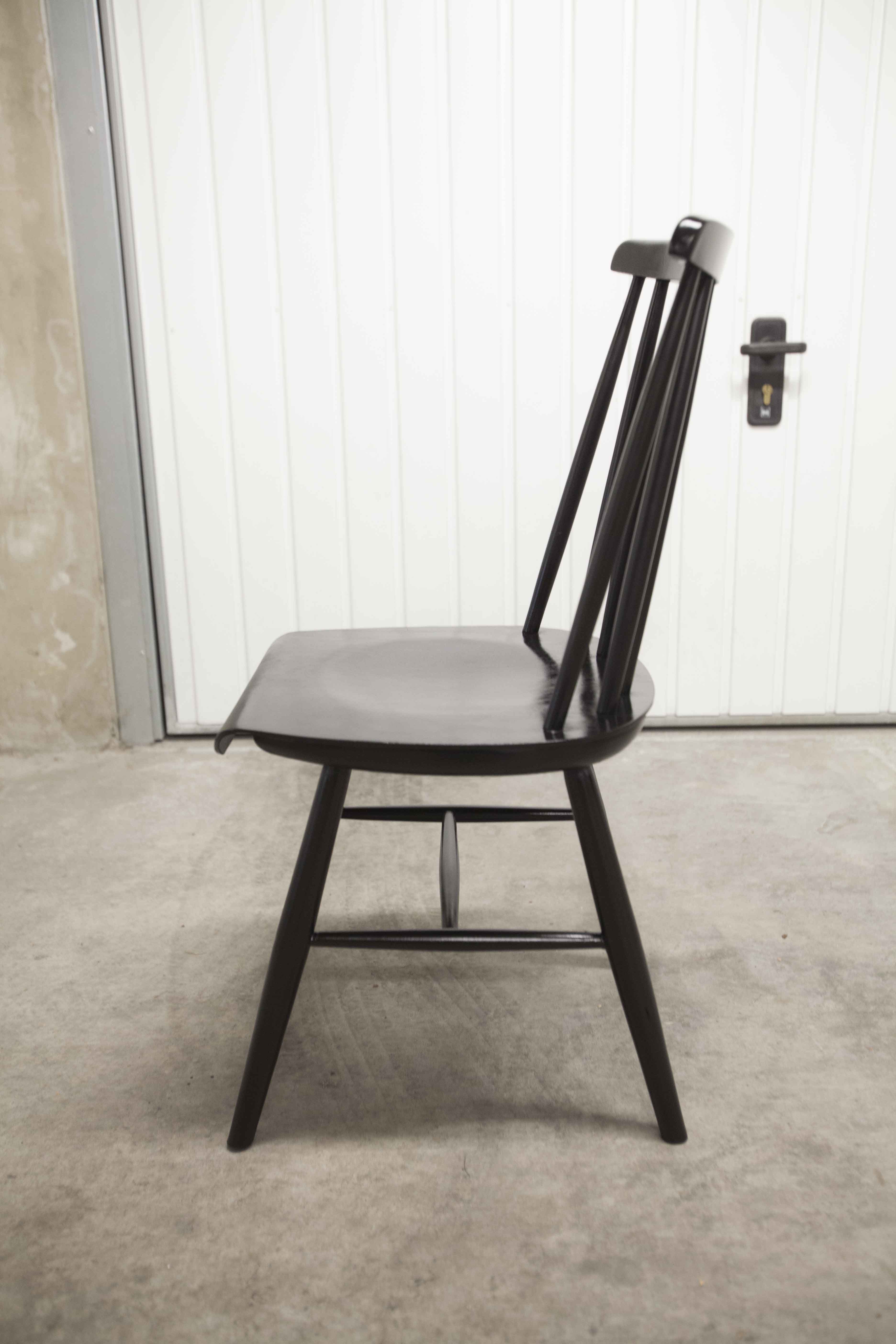 Chair model Fanett by Ilmari Tapiovaara