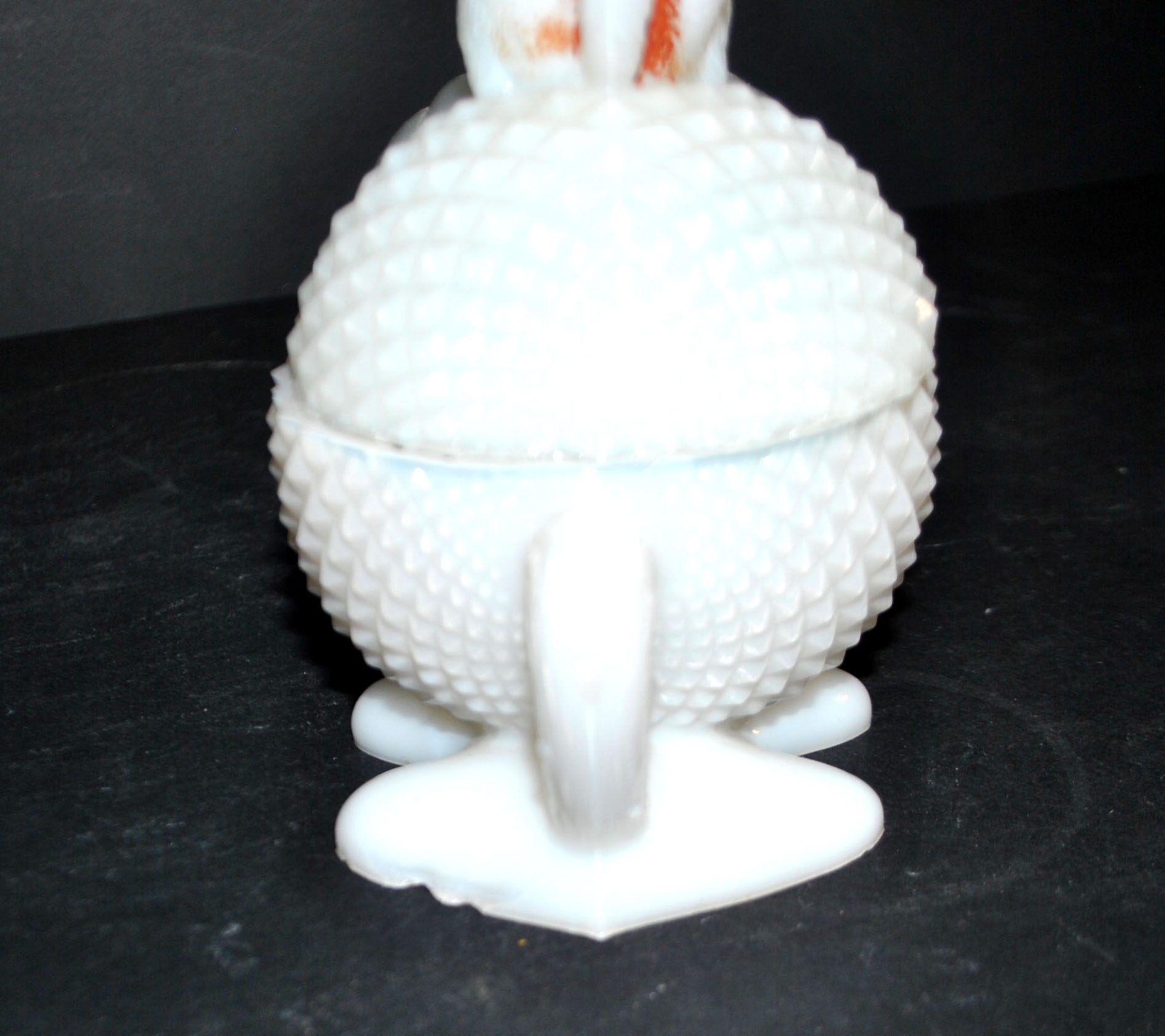 Sucrier écureuil en opaline blanche Vallerysthal, 1910