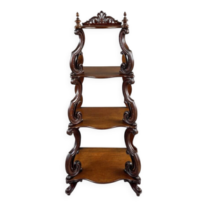 Étagère en chêne sculpté,
