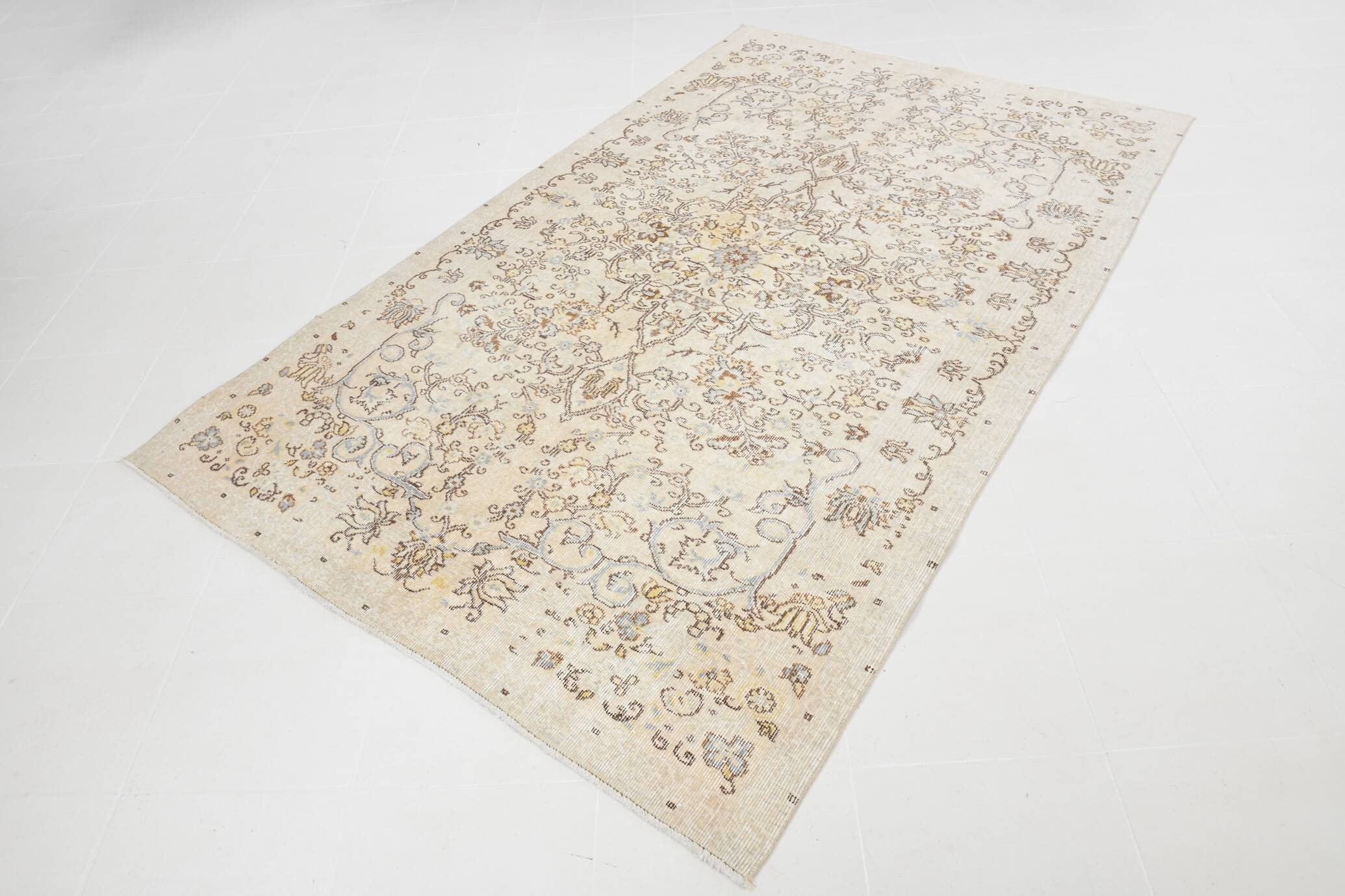 6x9 Vintage Soft Beige Famhouse Decor Turkish Vintage Rug, 170x275 Cm