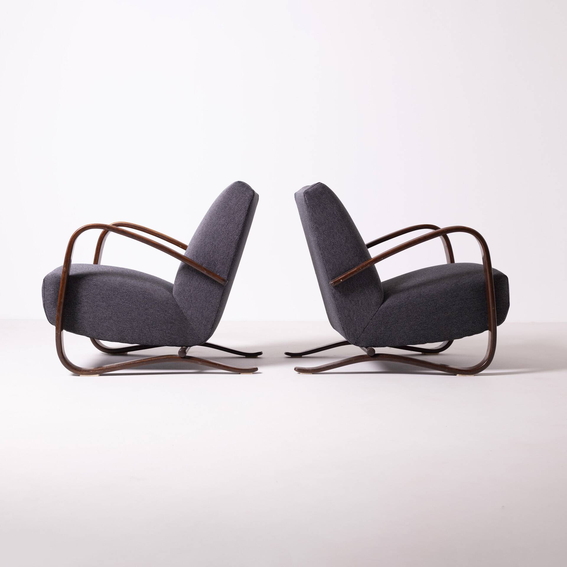 Pair of H-269 Jindrich Halabala lounge chairs, Czechoslovakia, circa 1950