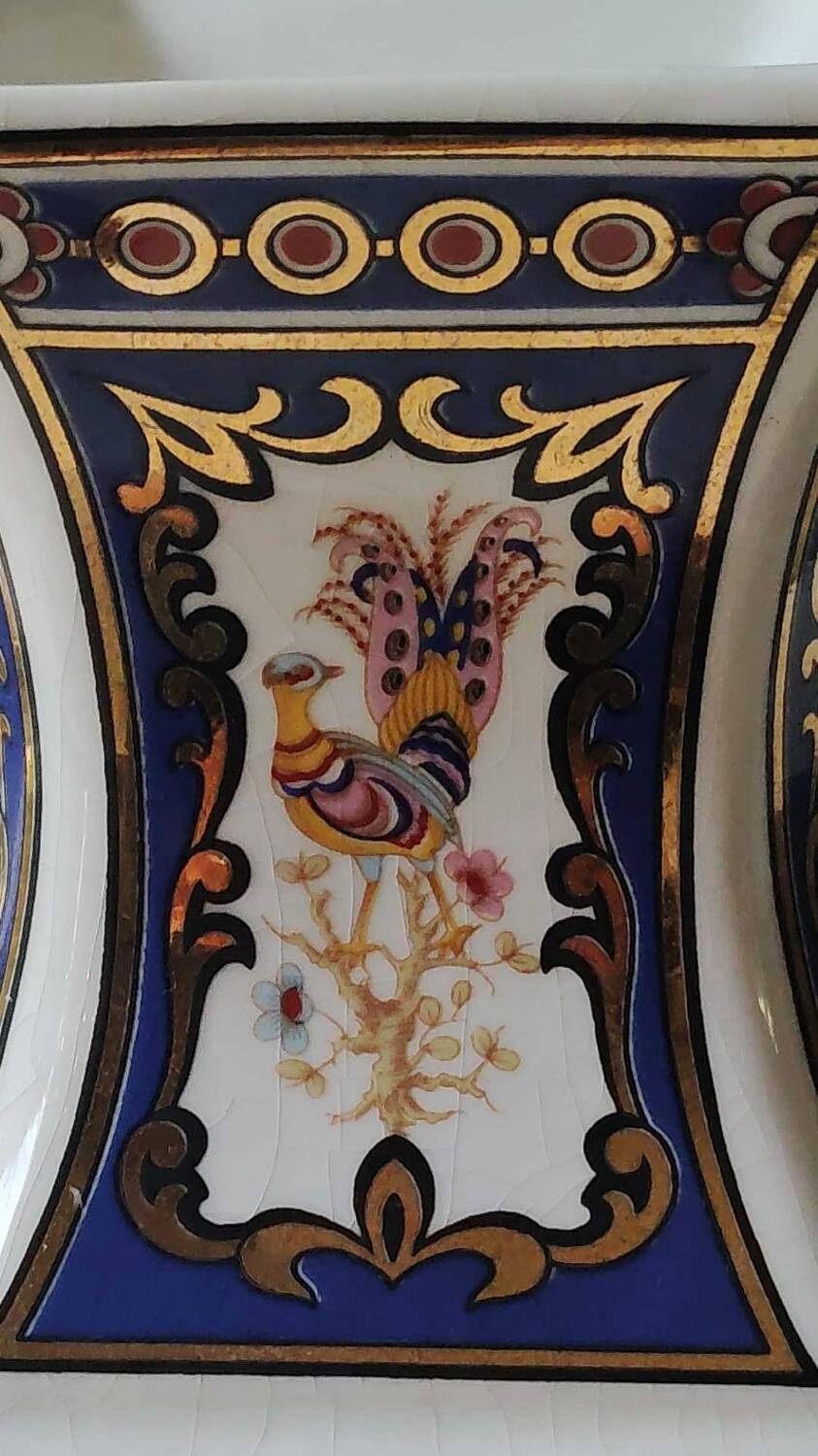 Hexagonal Chinese Vase. Imari style. Peacock/peacock and floral patterns. High 36 cm