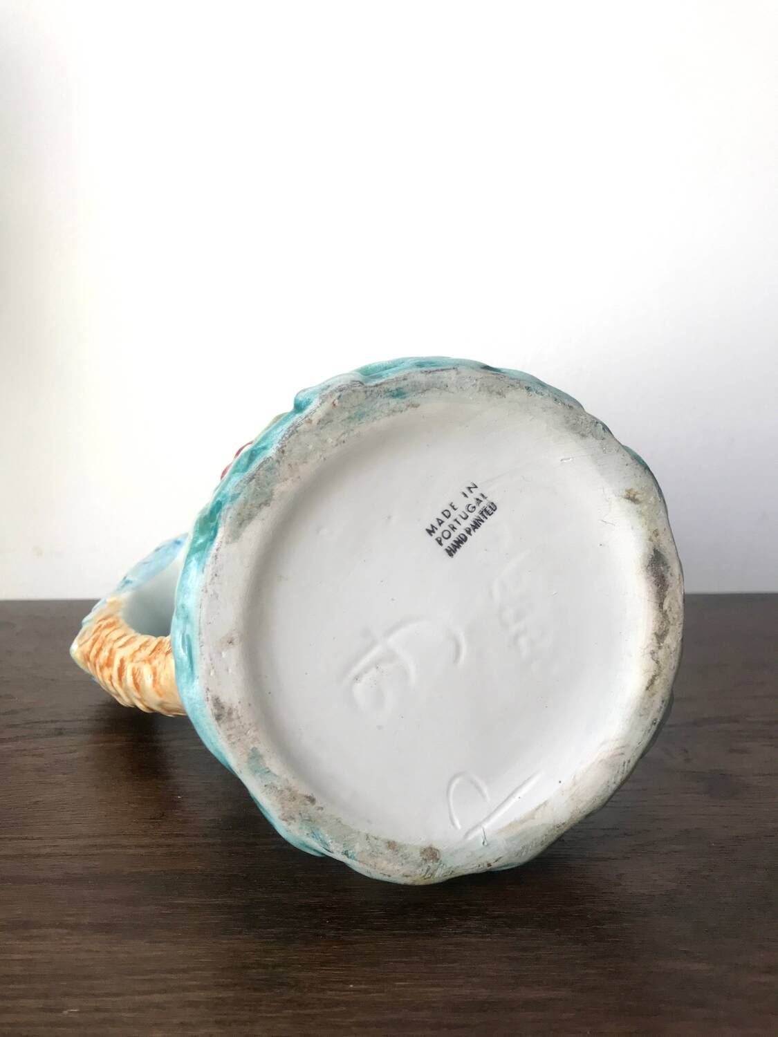 Parakeet pitcher in slip