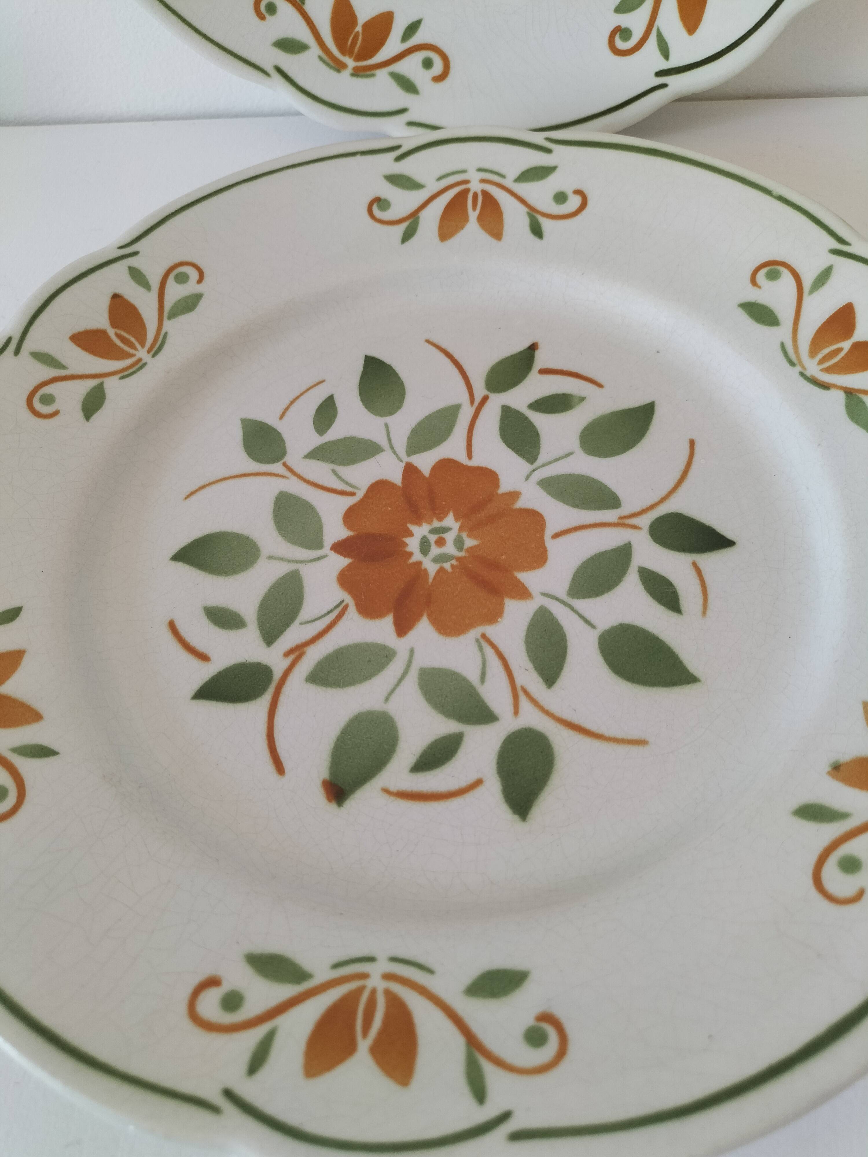 Duo of K & G Lunéville plates, Chantilly model