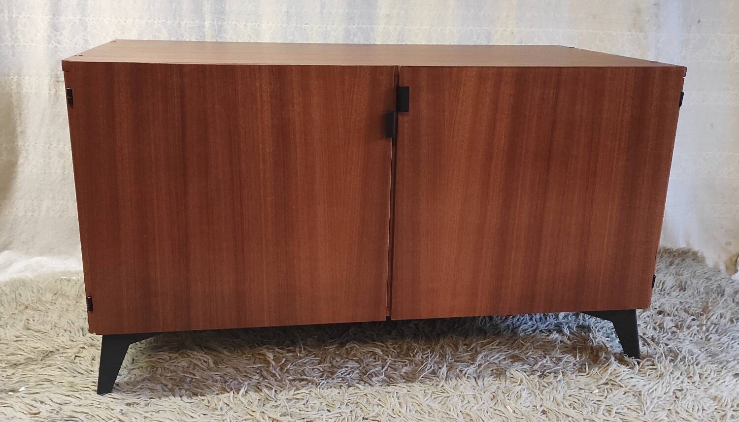 Modernist teak sideboard - 60s/70s