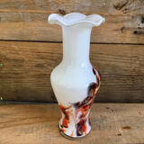 Vase en verre opaque vintage