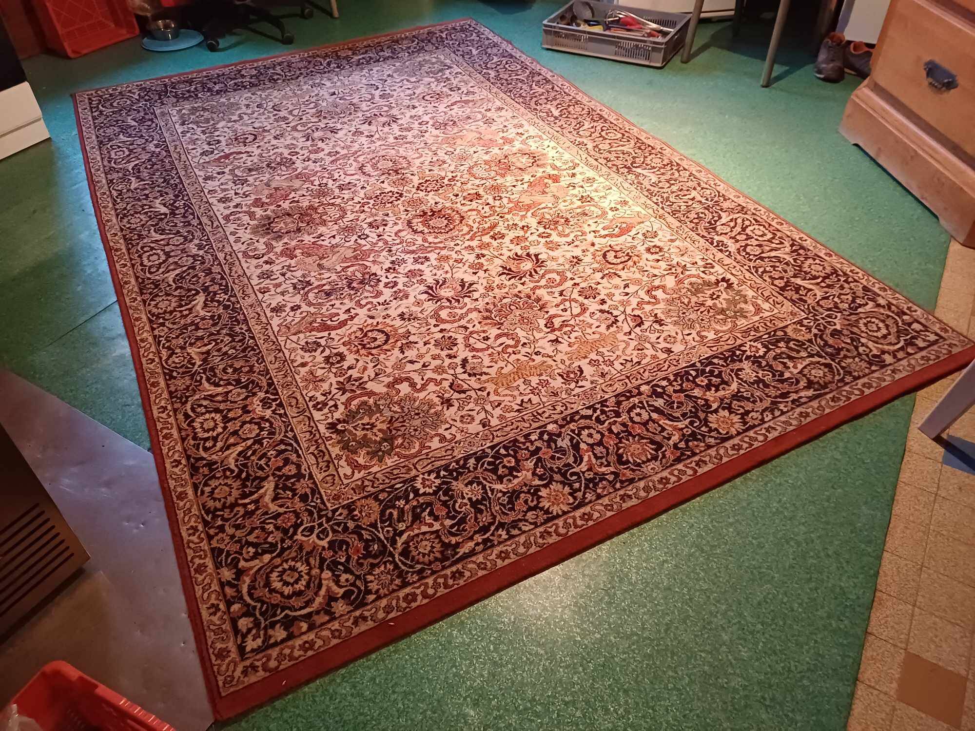 Large Keschan wool rug with cream patina 200x300
