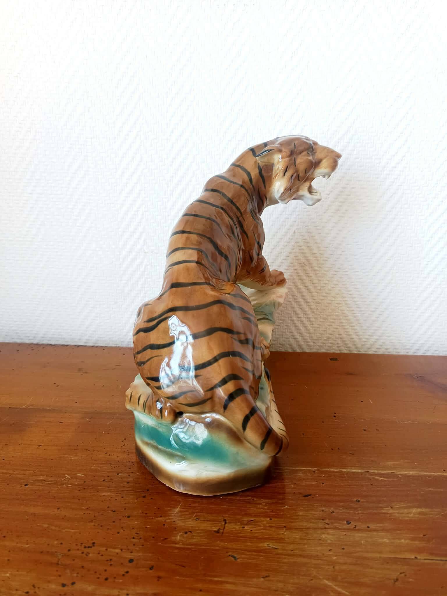 Ceramic tiger from around 1940 / 1950