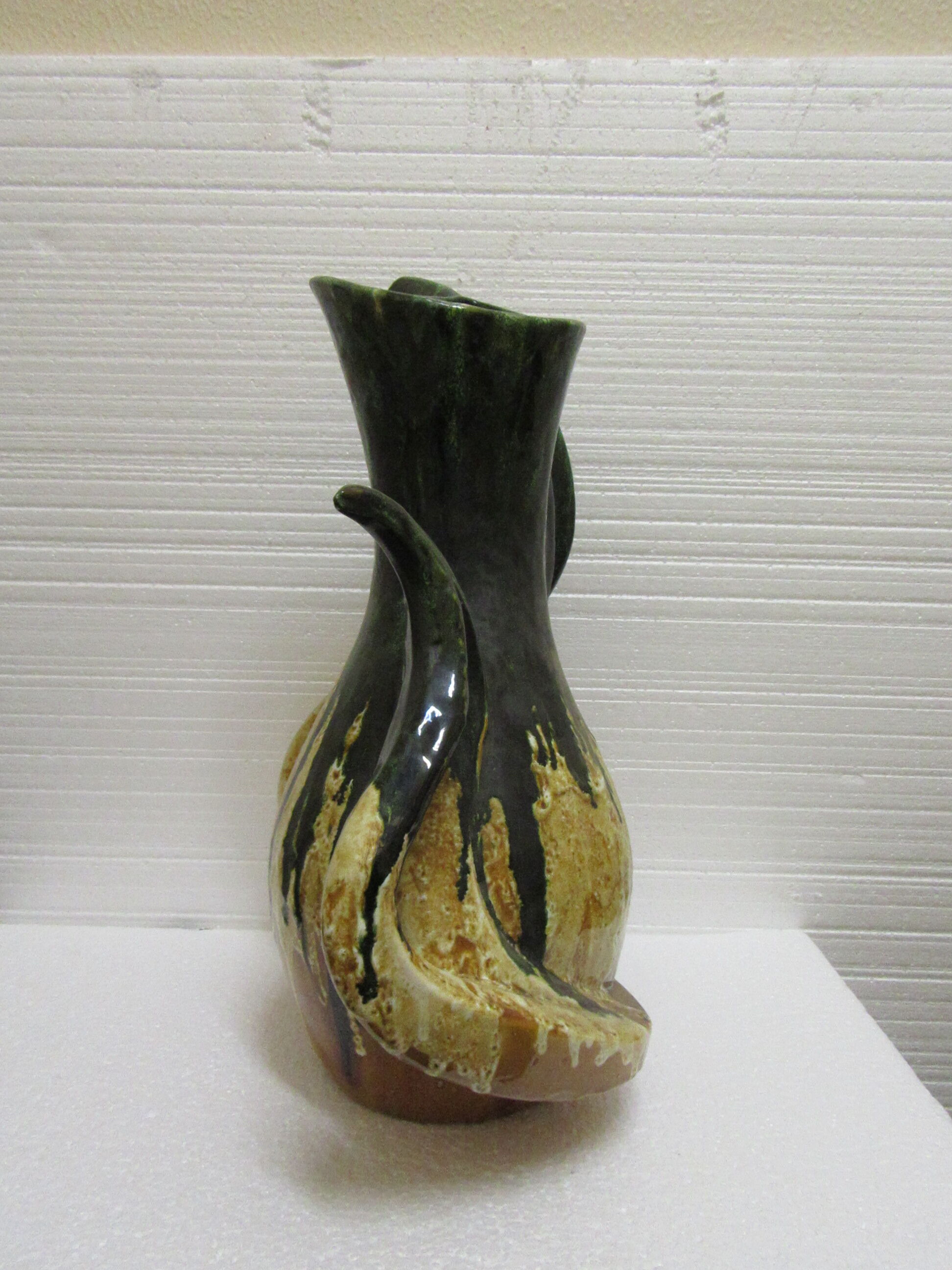 Sars pottery vase