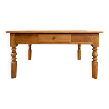 Table basse ancienne en orme massif et pieds tournés