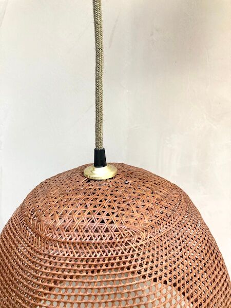 Wicker suspension tulip shape