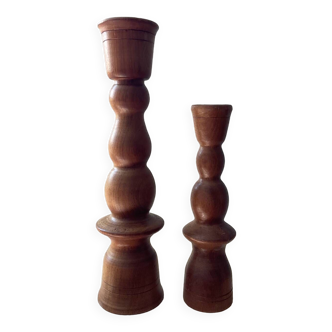 Duo of vintage candlesticks in turned wood