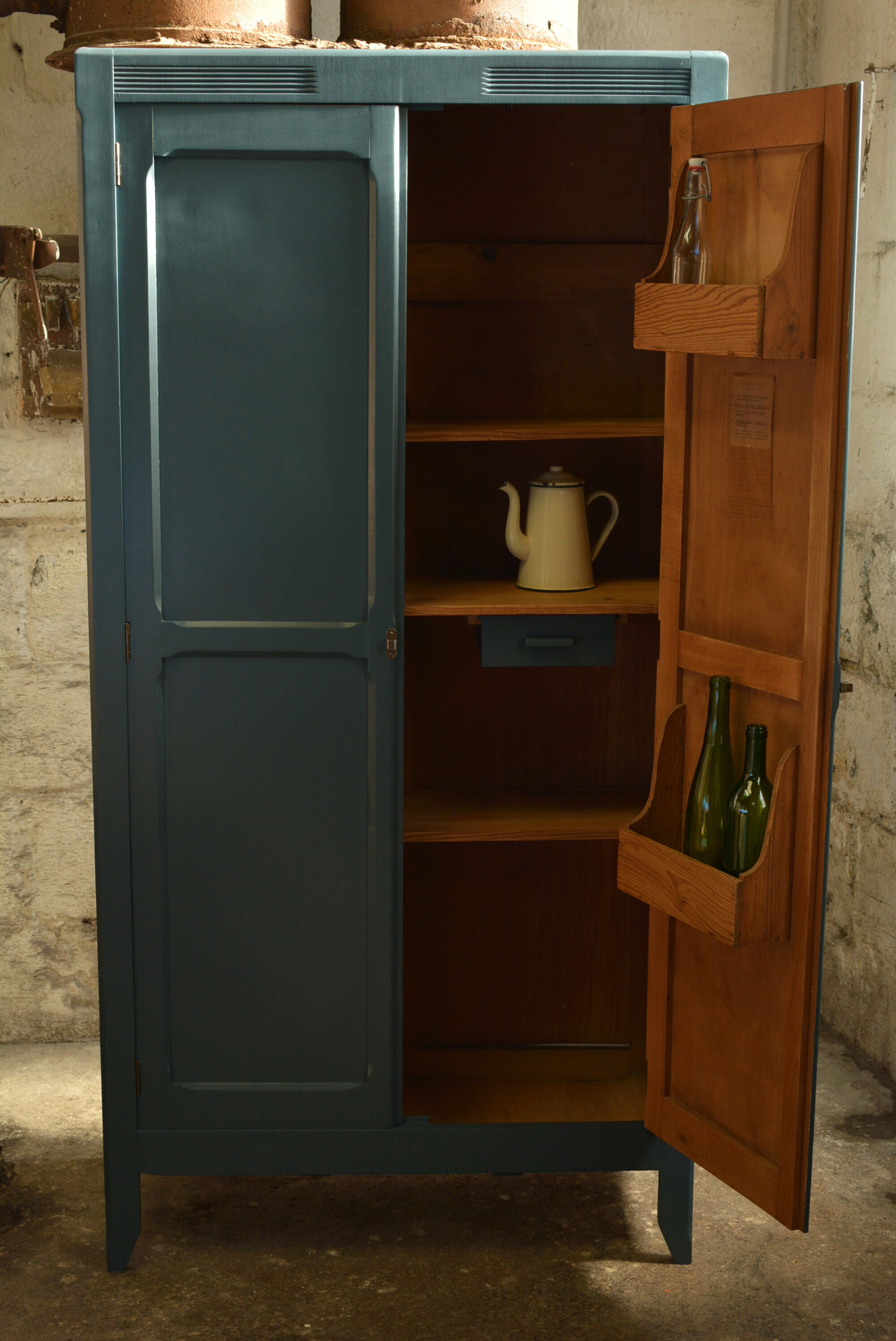 Armoire parisienne garde-manger