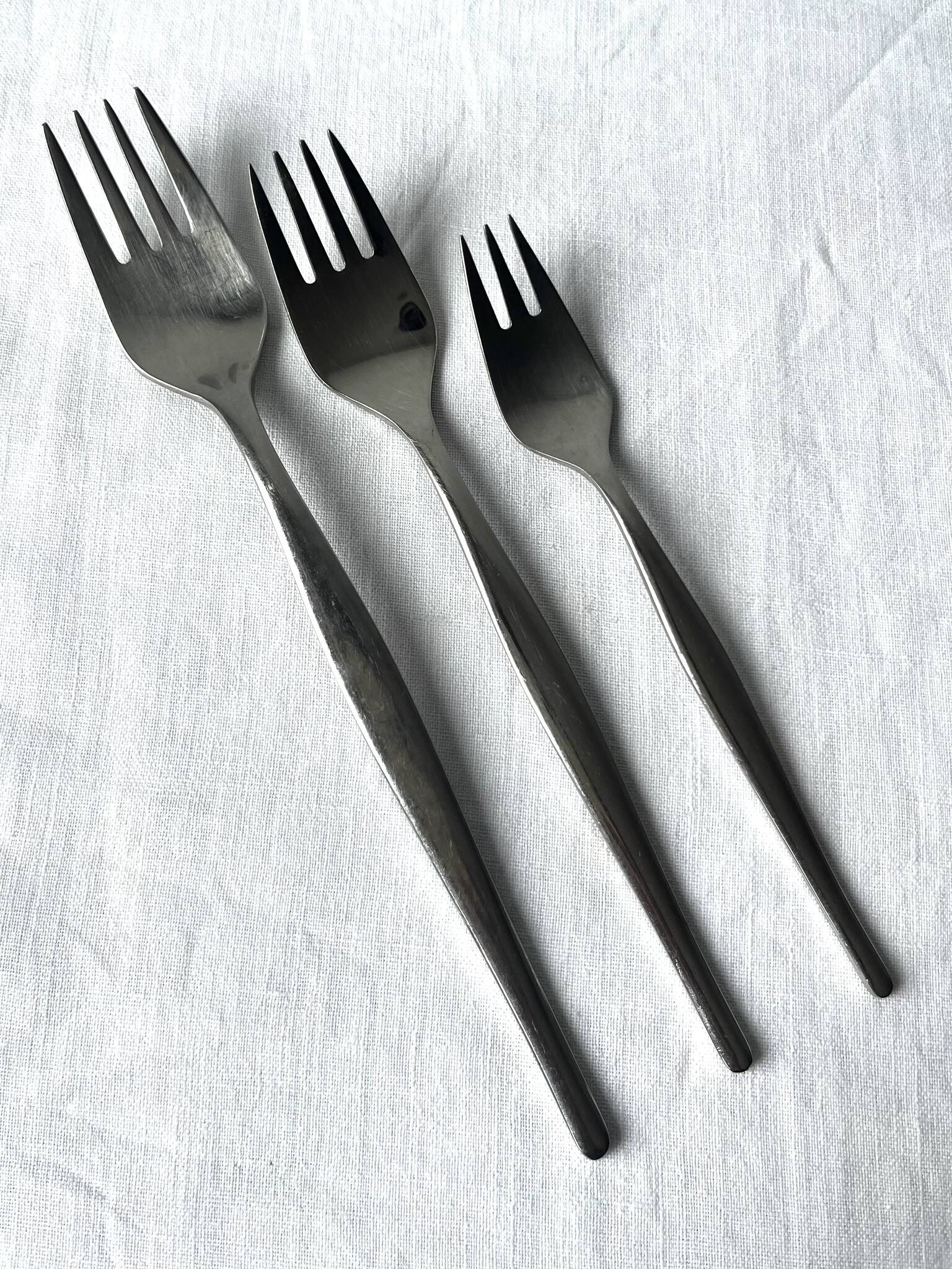 Cutlery set with storage furniture, Gero Zilduro (Netherlands), 100 pieces, stainless steel