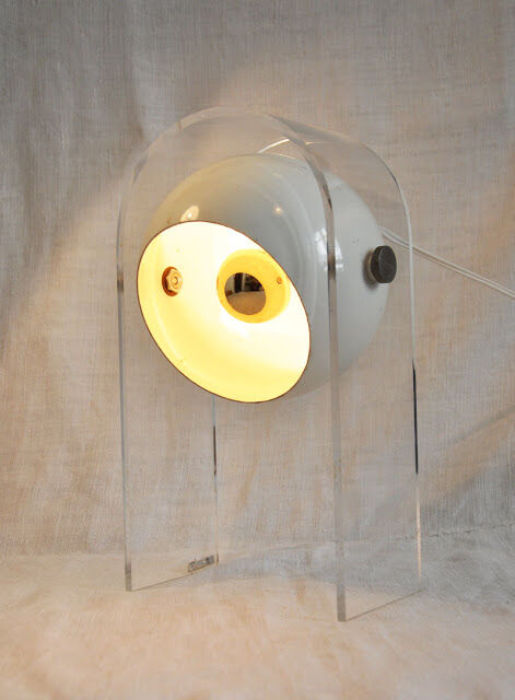 Robert Sonneman of the 1970s desk lamp