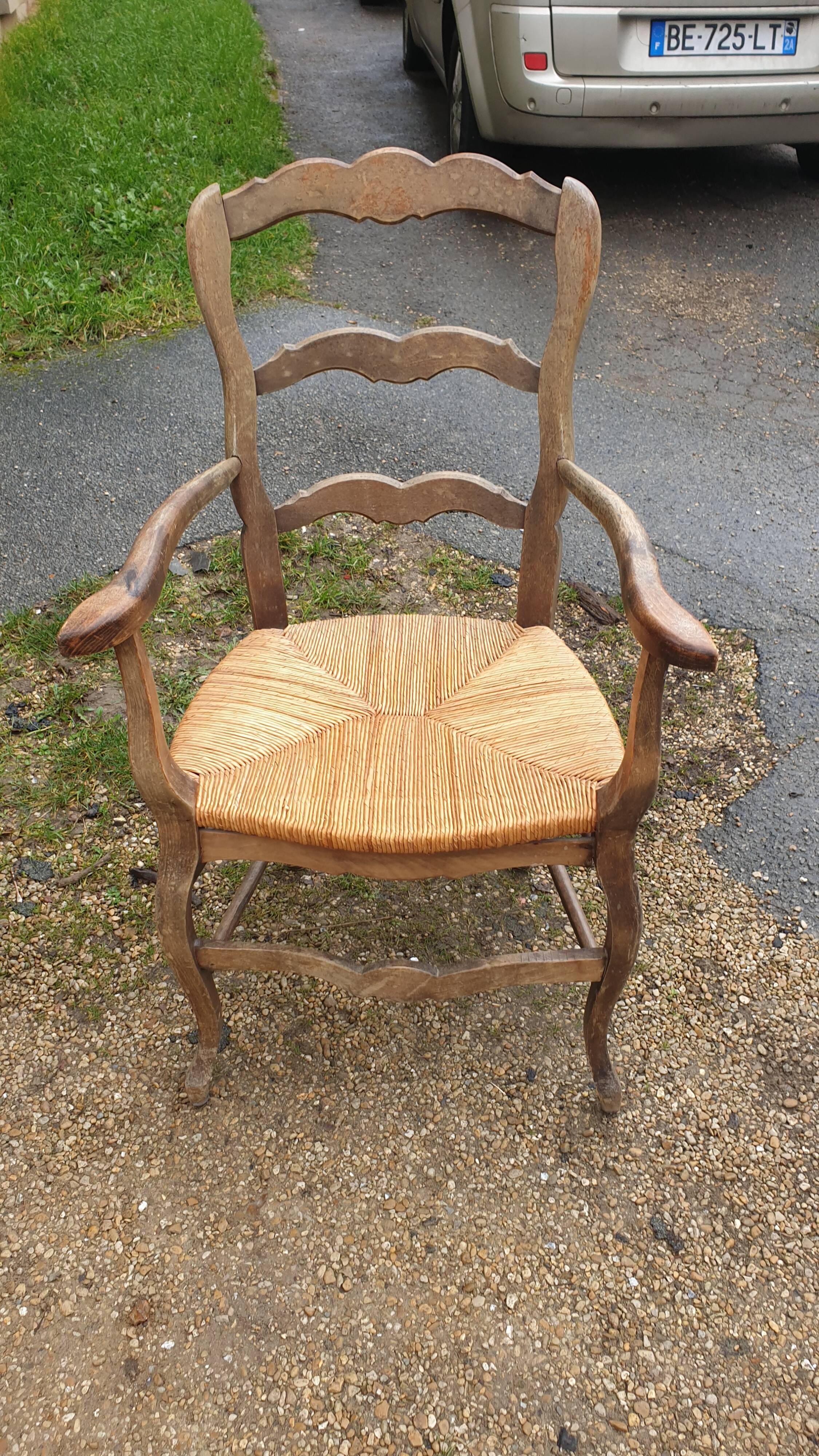 Rustic straw armchair