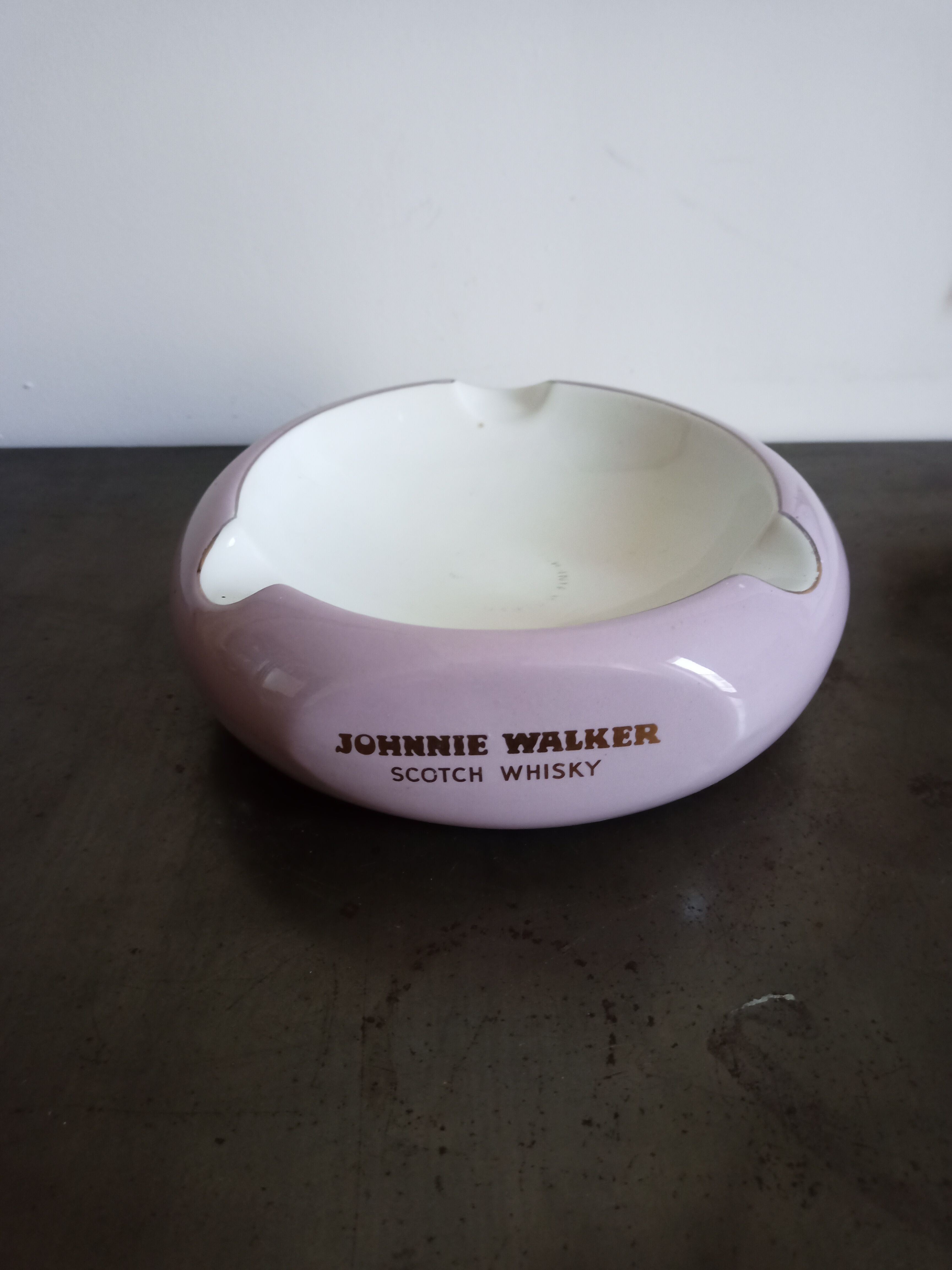 Johnnie Walker ceramic countertop ashtray