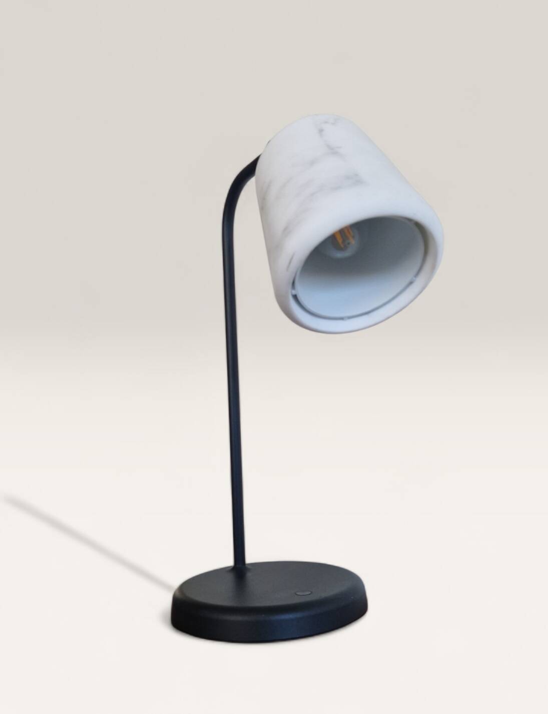 Lampe Material New Works  - Design Noergaard & Kechayas - Marbre/Acier